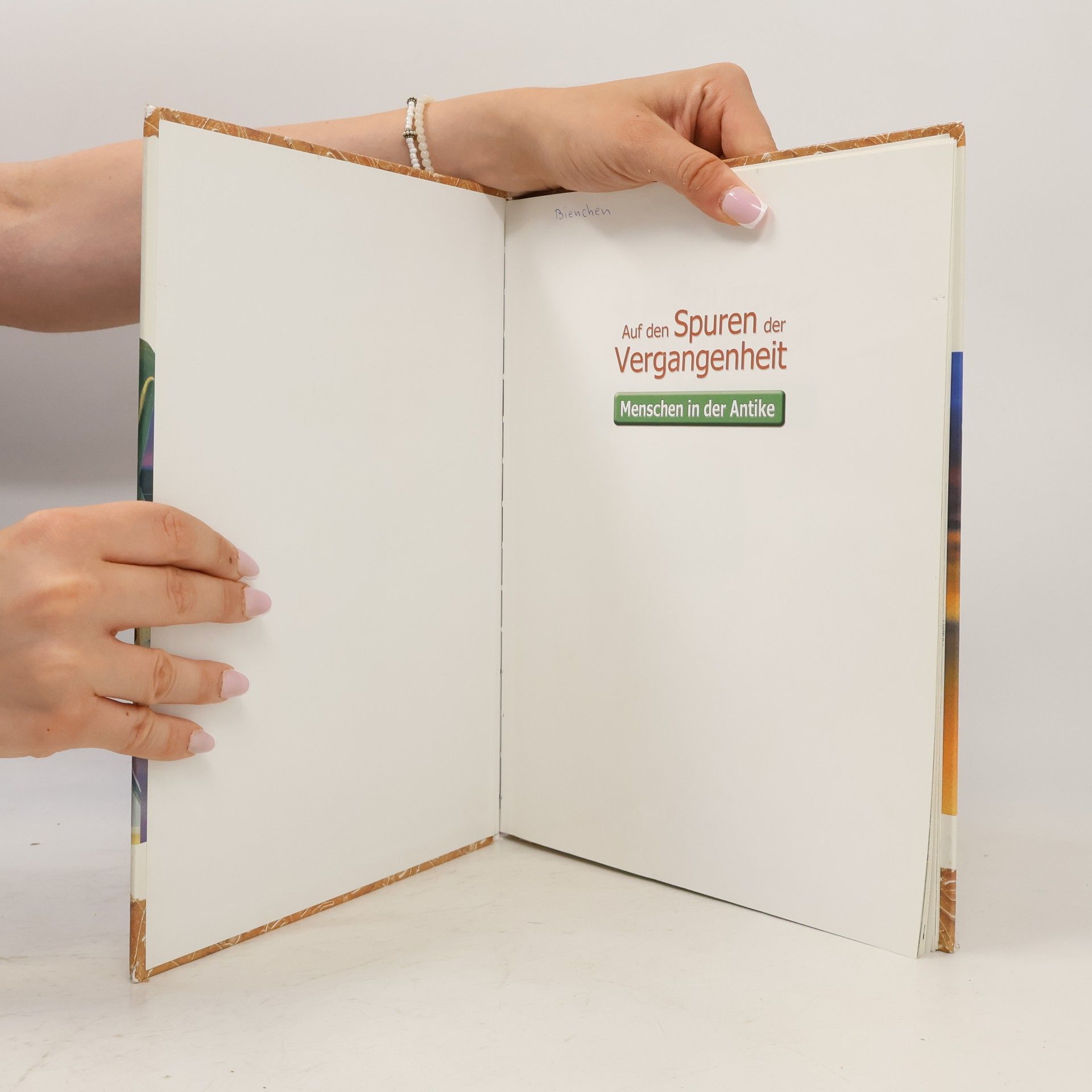 Various authors Auf den Spuren der Vergangenheit