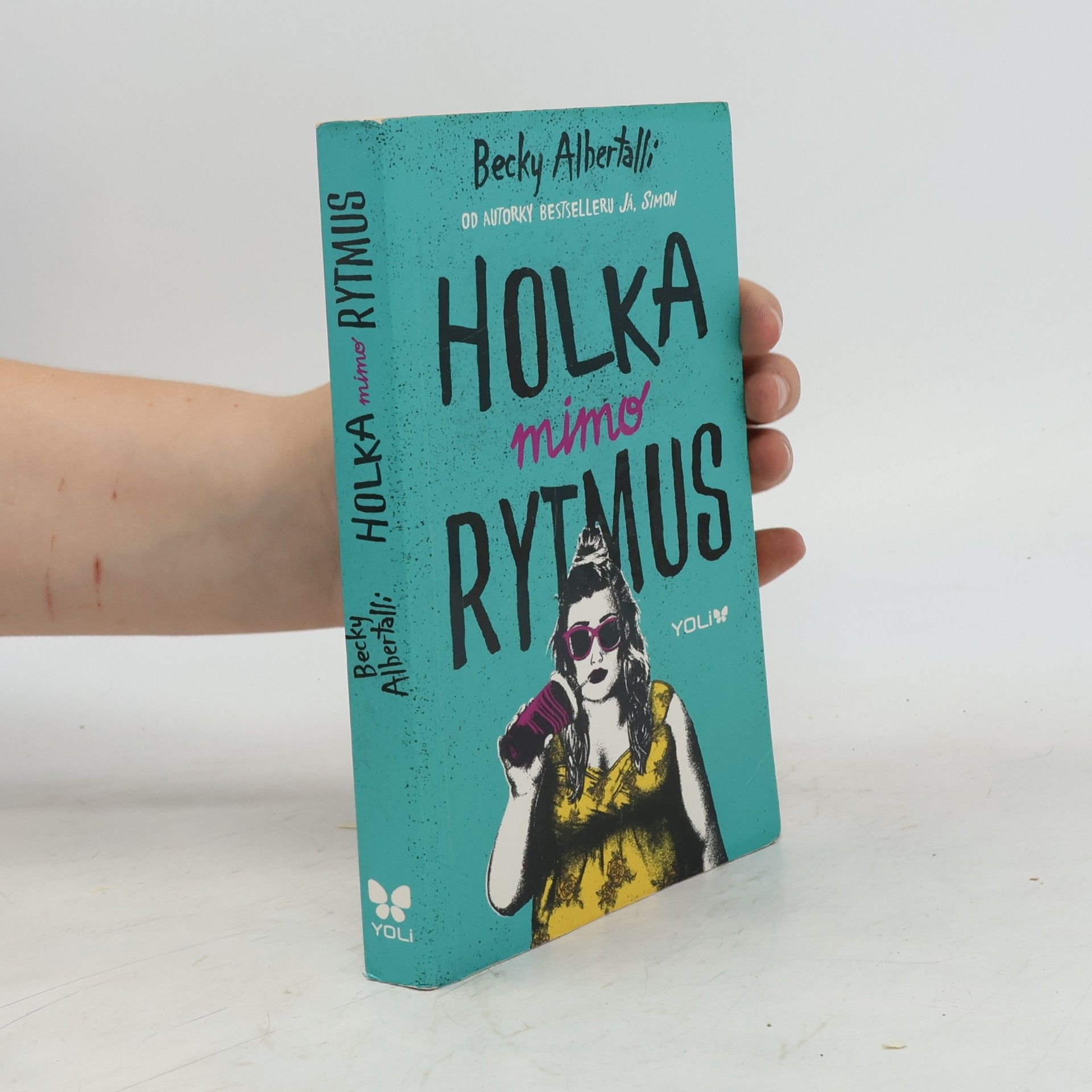 Becky Albertalli Holka mimo rytmus