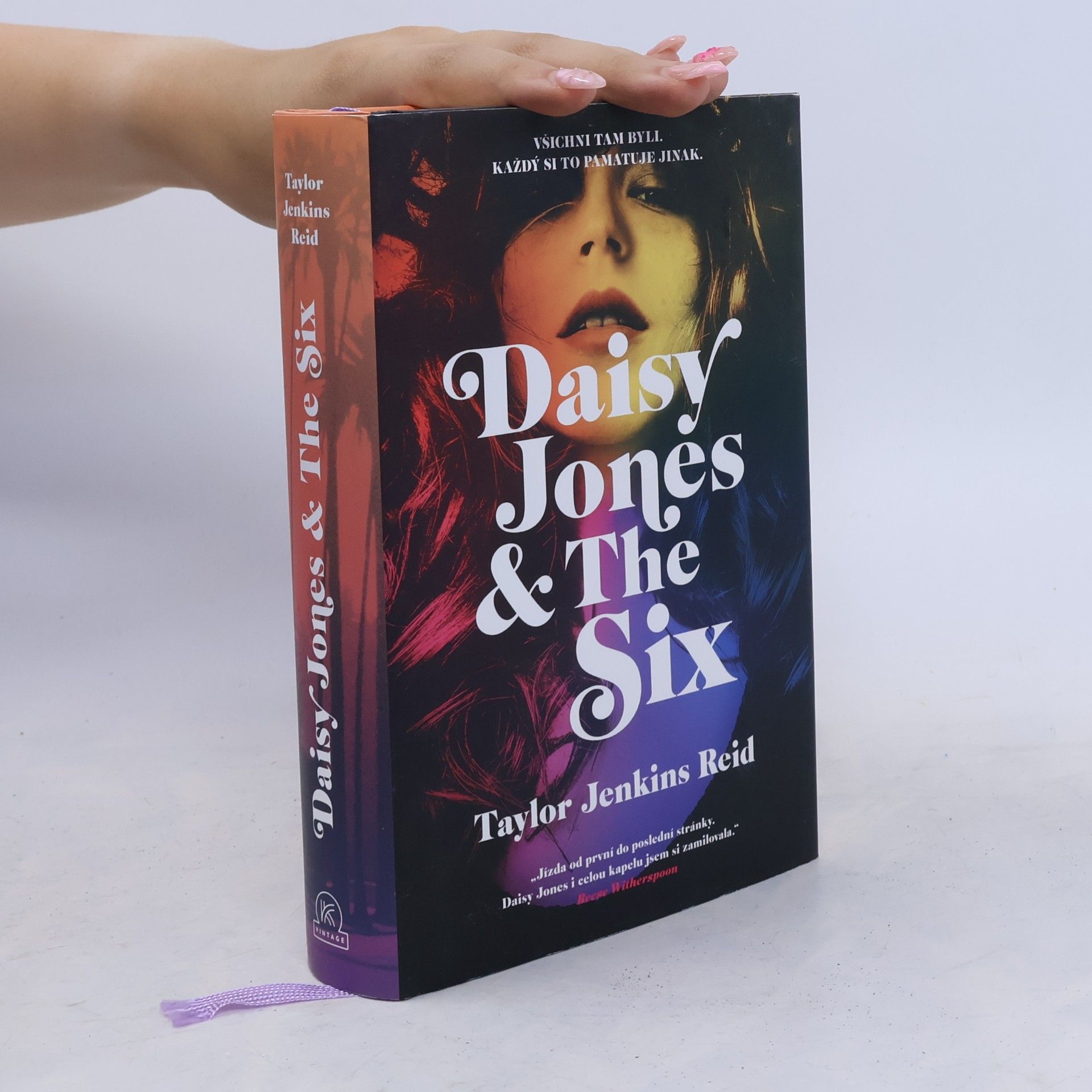 Taylor Jenkins Reid Daisy Jones & The Six