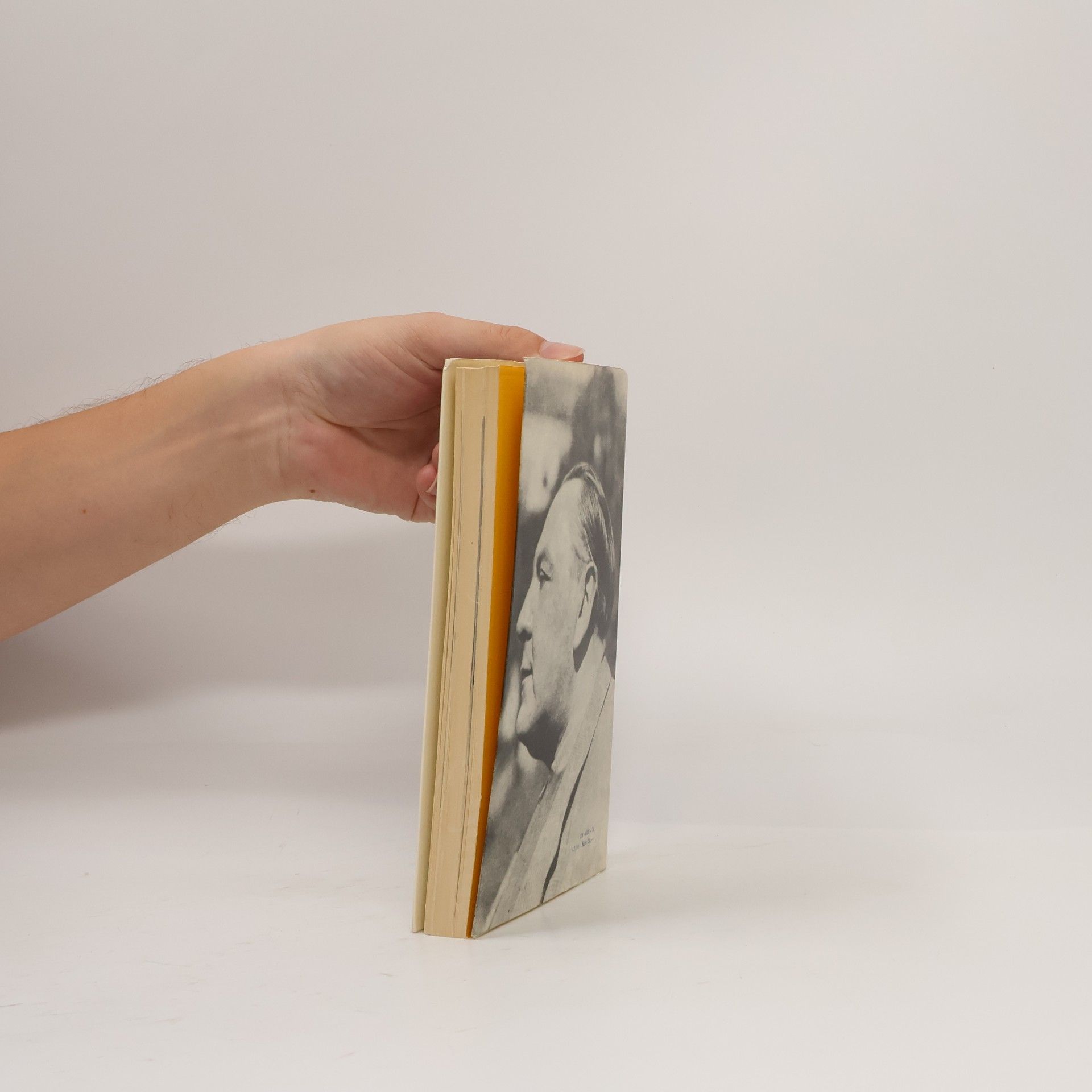 Jiří Taufer Vítězslav Nezval : literární studie