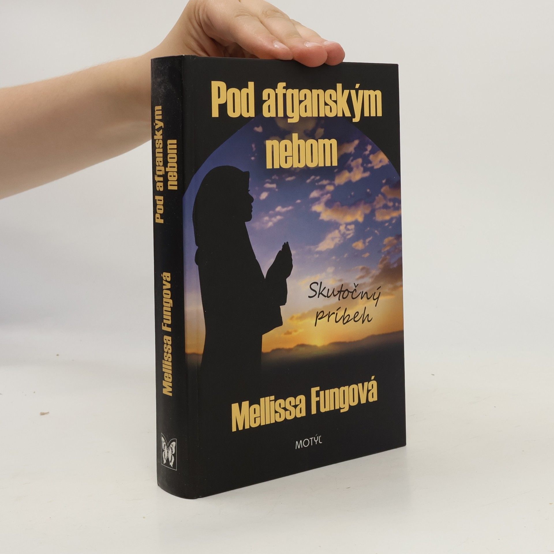 Mellissa Fung Pod afganským nebom