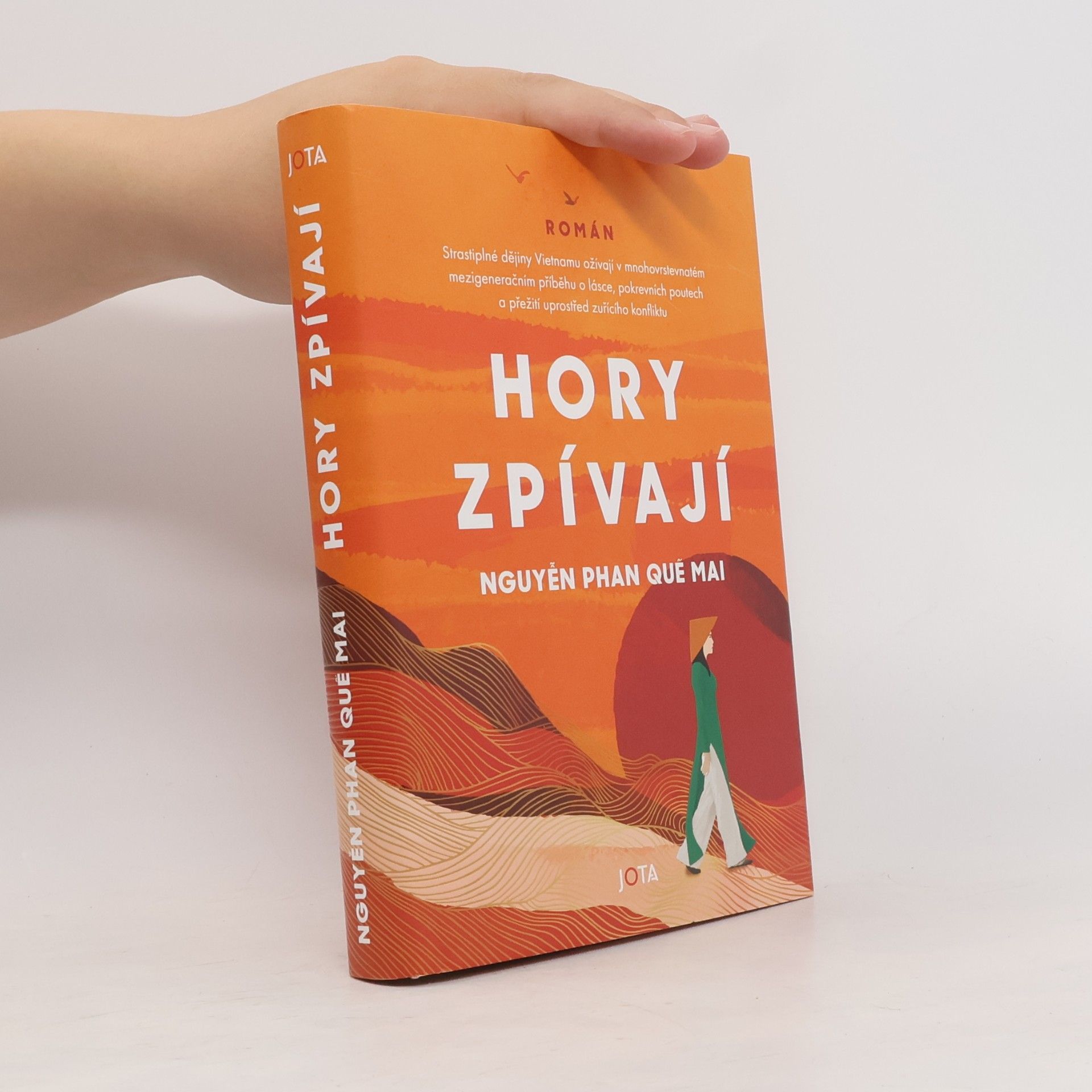 Nguyễn Phan Quế Mai Hory zpívají