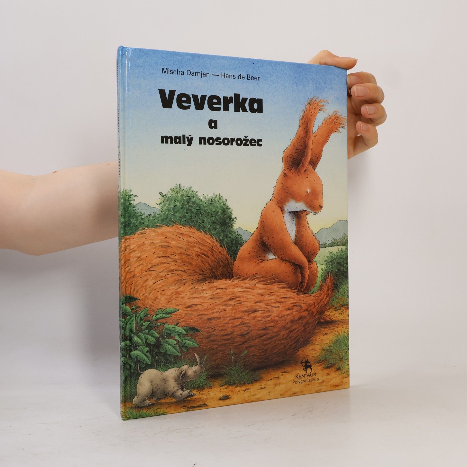 Veverka a malý nosorožec