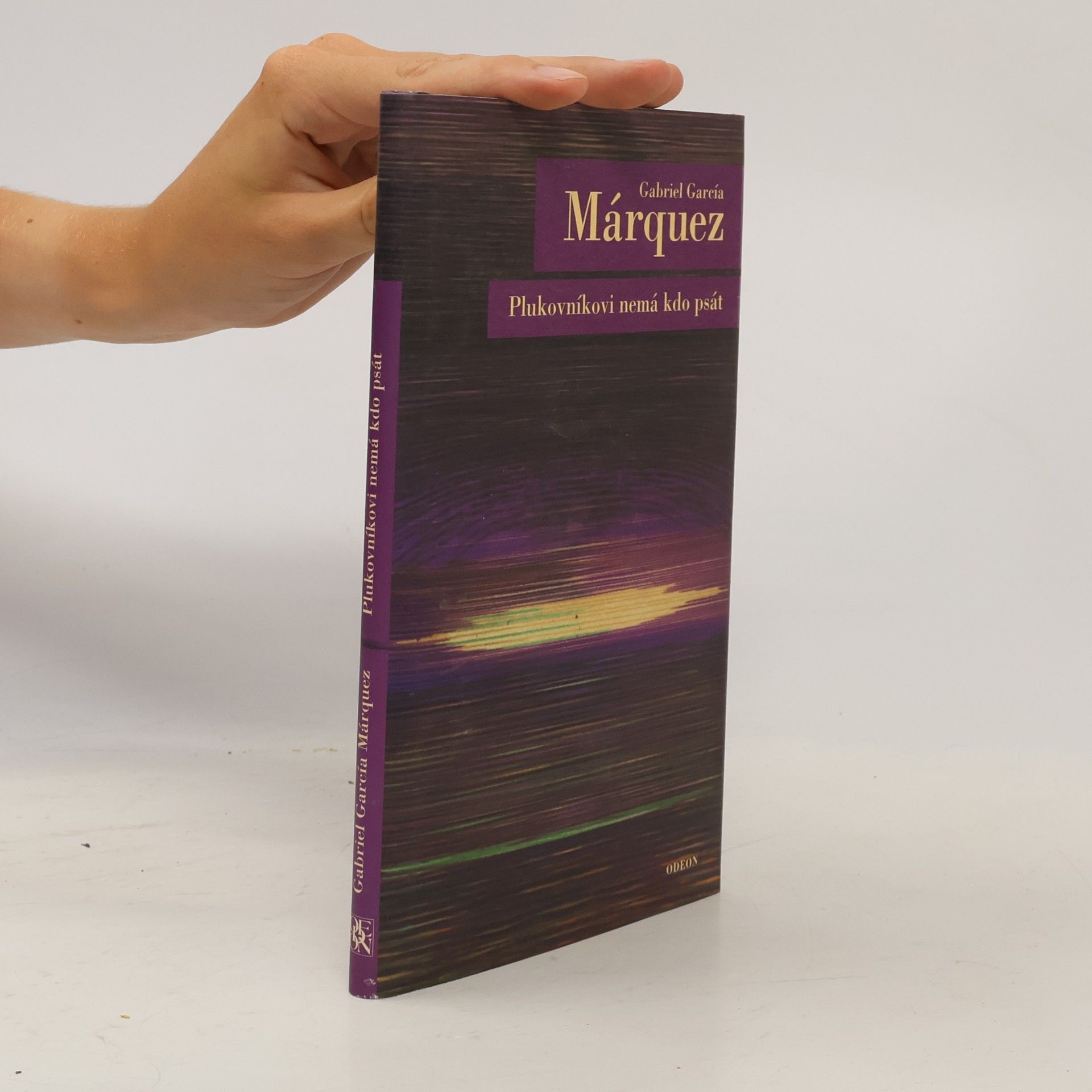 Gabriel García Márquez Plukovníkovi nemá kdo psát