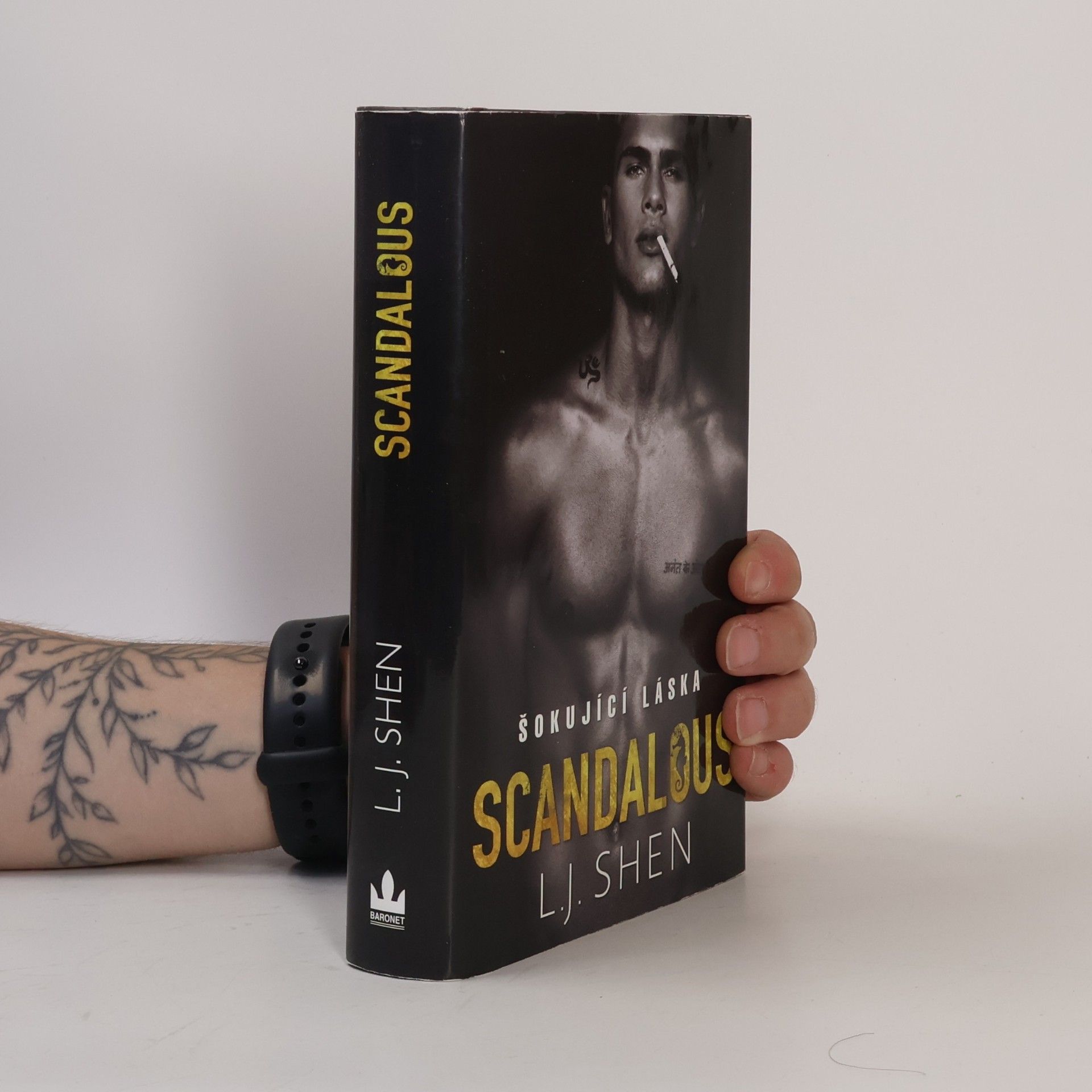 L. J. Shen Scandalous: Šokující láska