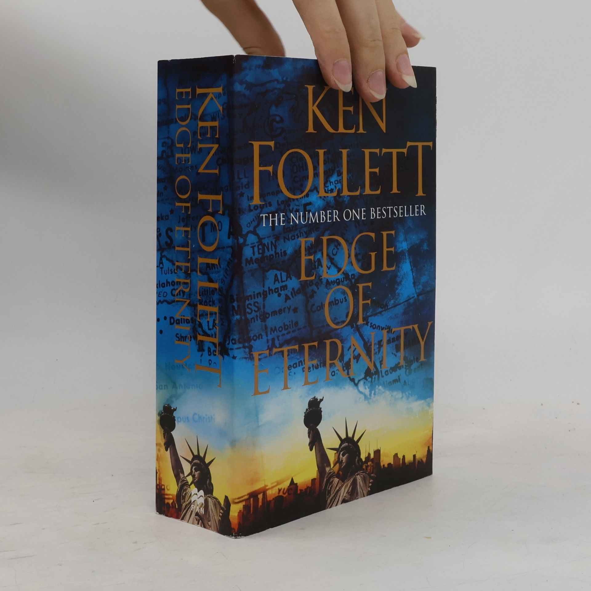Ken Follett Edge of Eternity - paperback