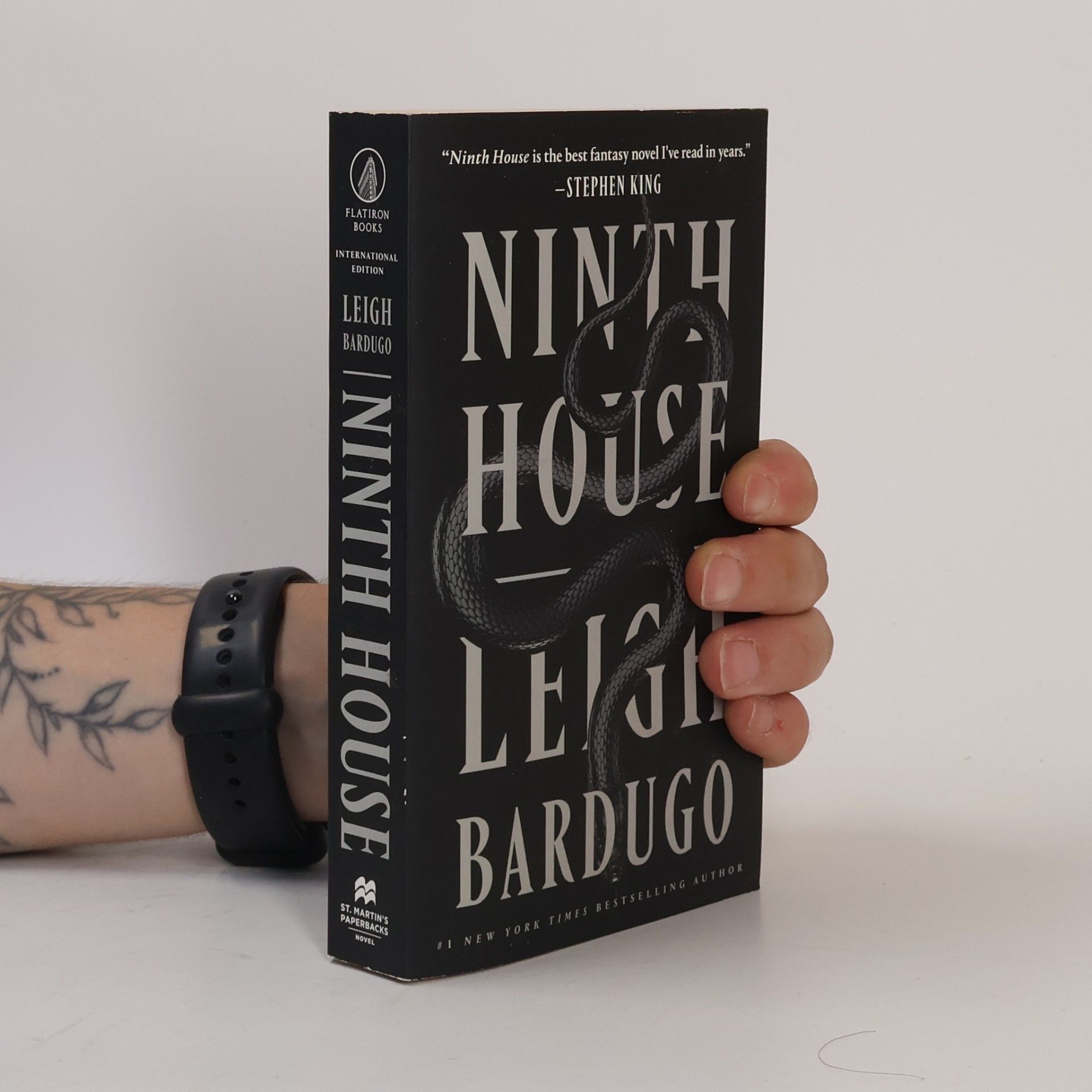 Leigh Bardugo Ninth House