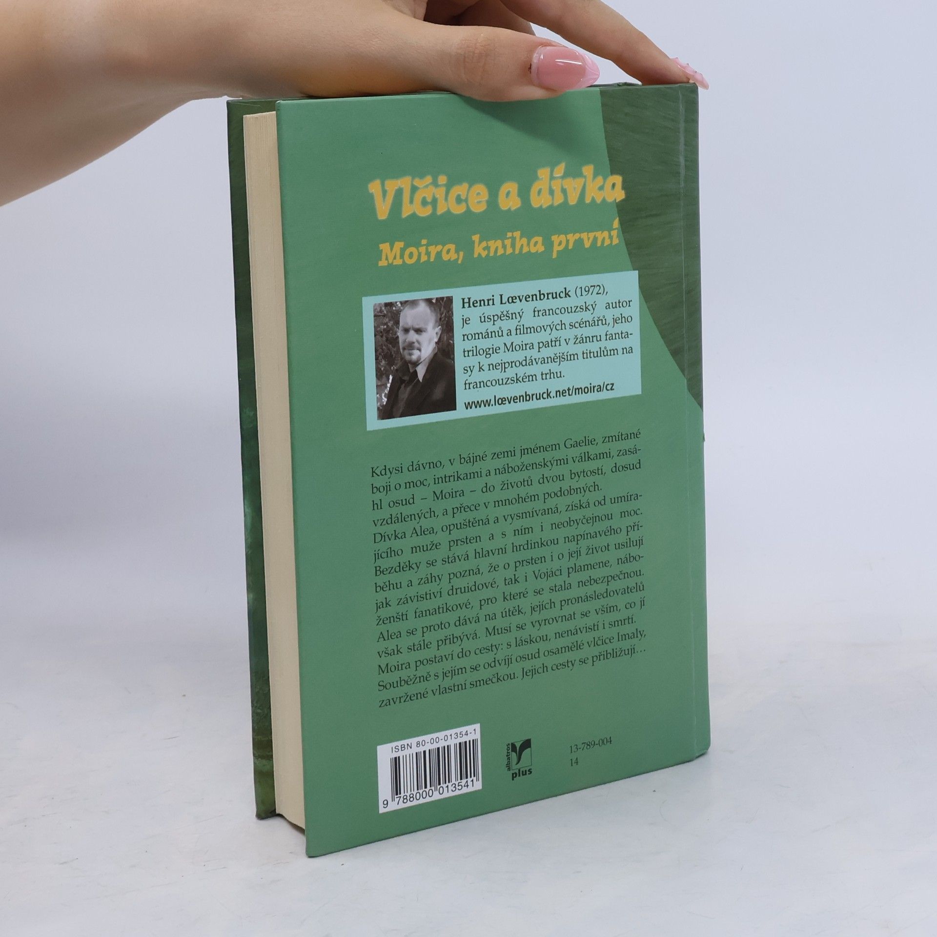 Henri Loevenbruck Moira. Kniha první, Vlčice a dívka