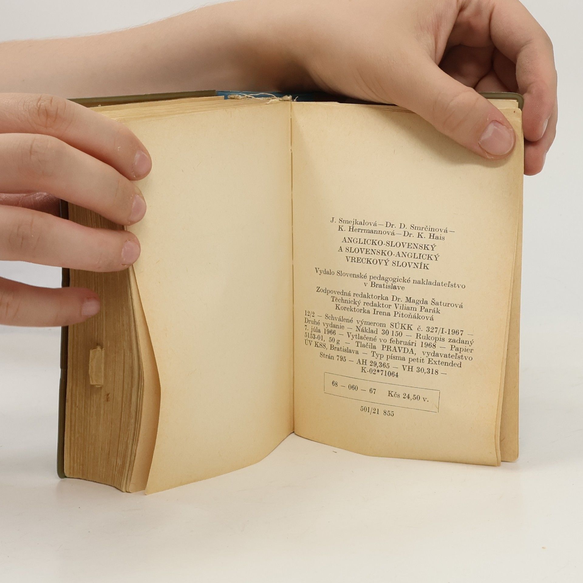 Jana Smejkalová Anglicko-slovenský a slovensko-anglický vreckový slovník. English-Slovak and Slovak-English Pocket Dictionary