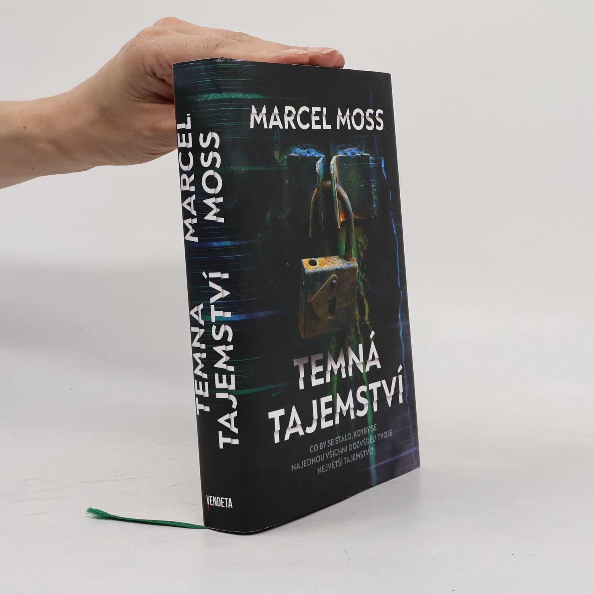 Marcel Moss Temná tajemství