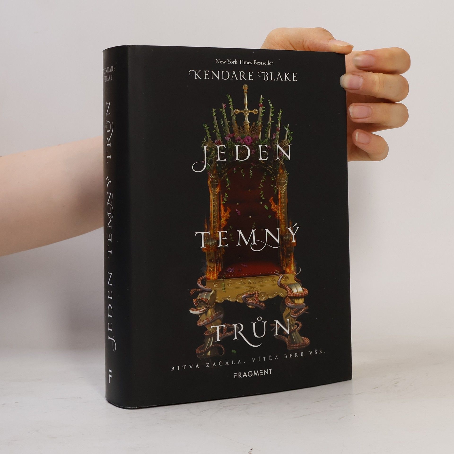 Kendare Blake Jeden temný trůn