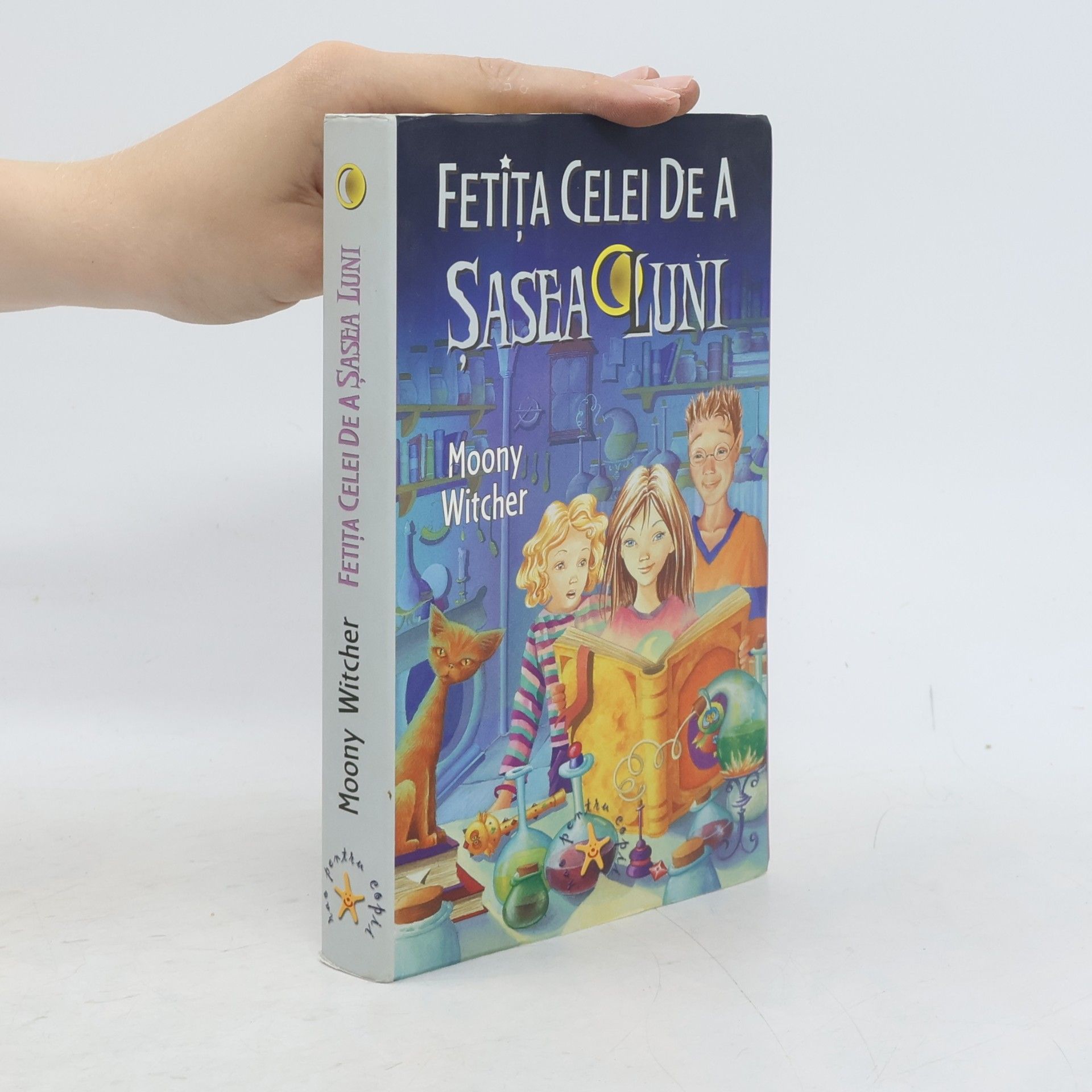 Moony Witcher Fetița celei de a șasea luni