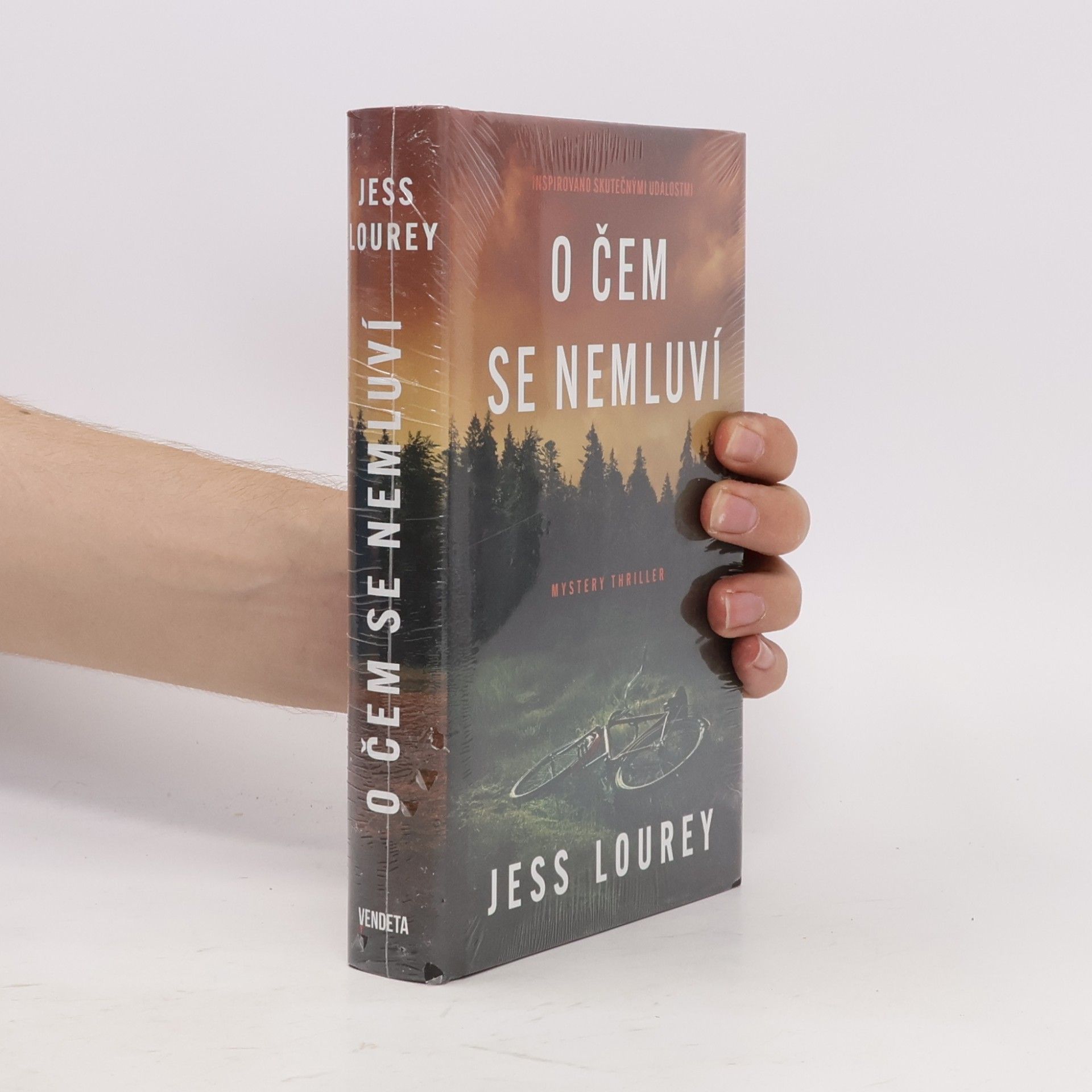 Jess Lourey O čem se nemluví