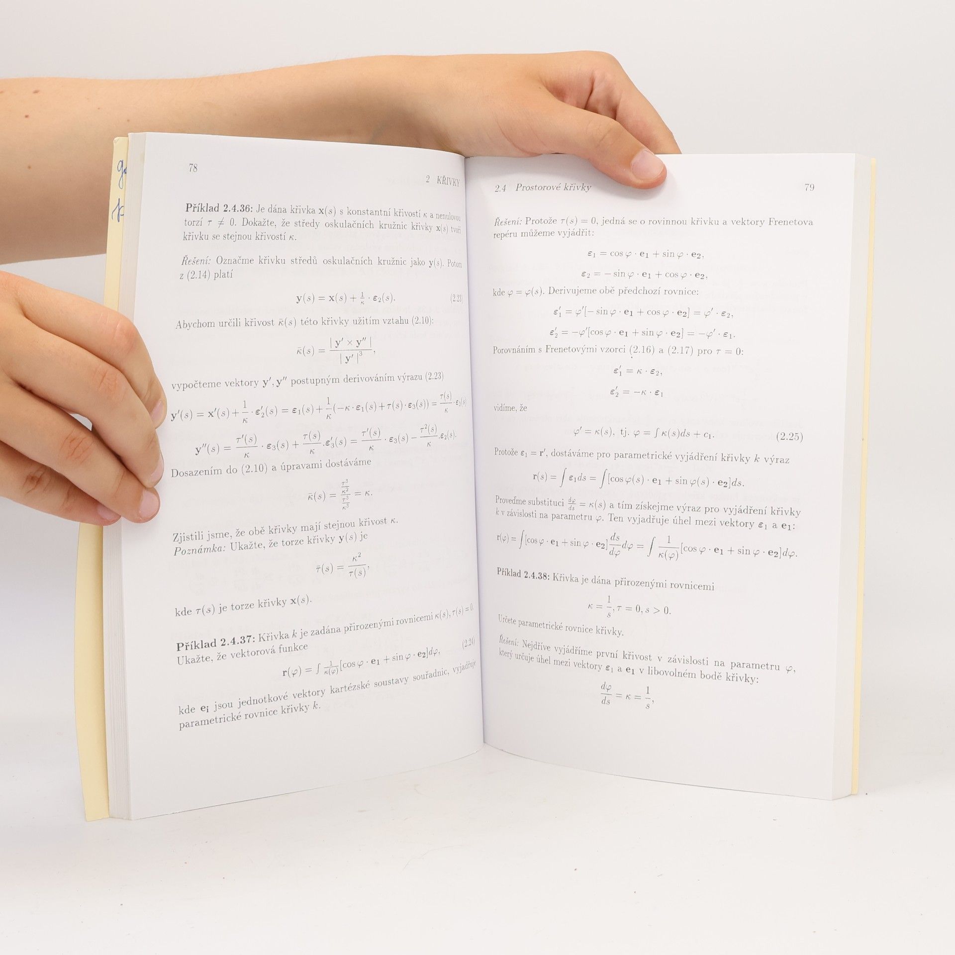 Jana Pradlová Diferenciální geometrie - sbírka řešených příkladů