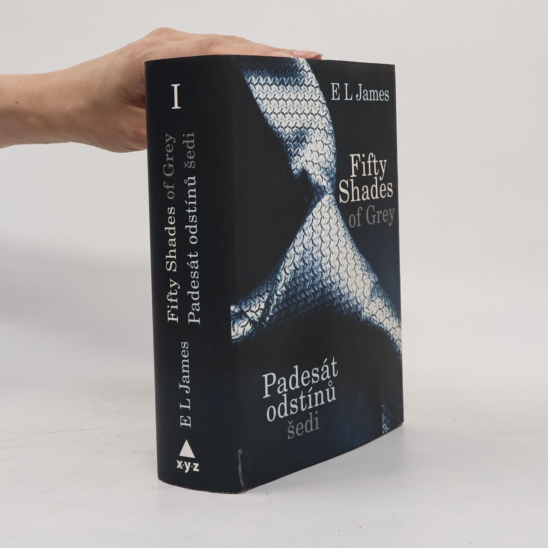 E. L. James Padesát odstínů šedi
