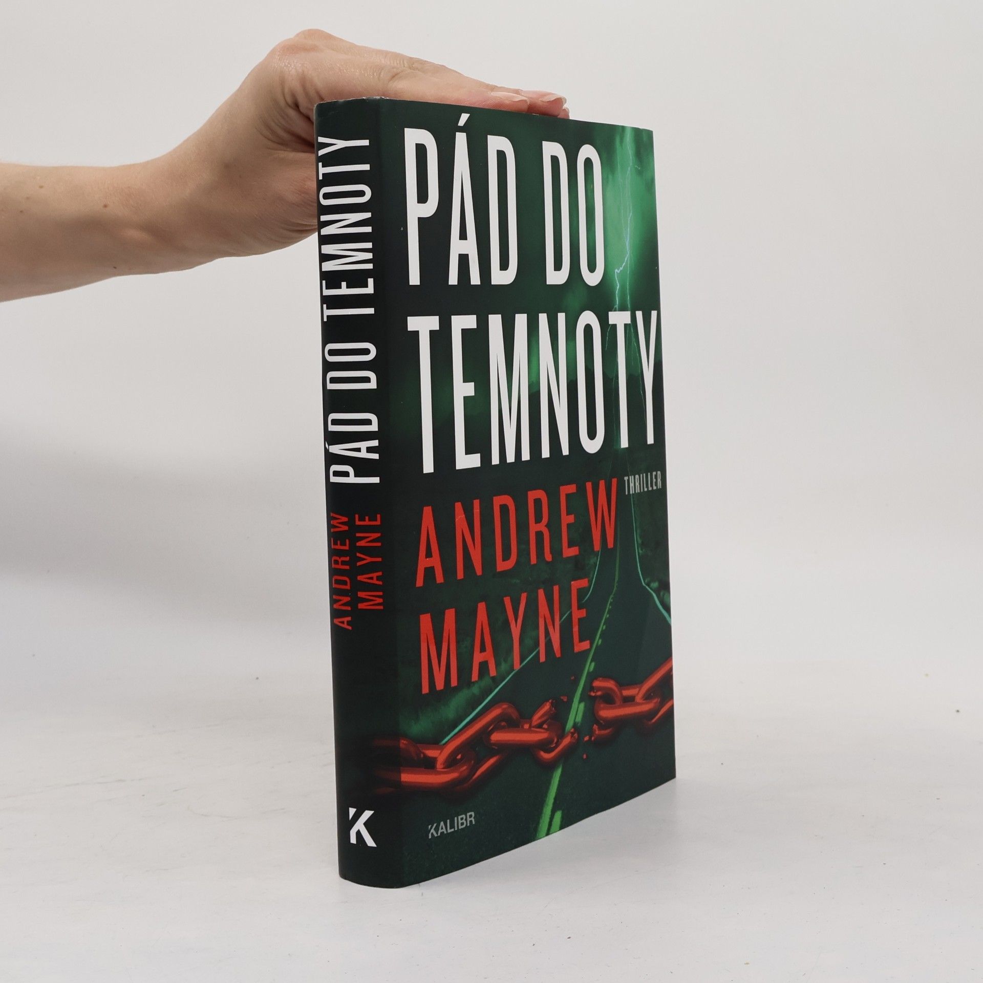 Andrew Mayne Pád do temnoty