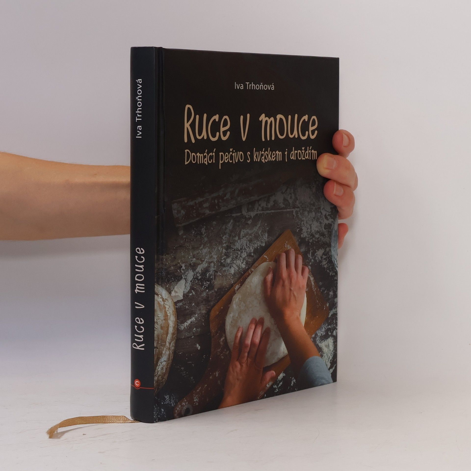 Iva Trhoňová Ruce v mouce