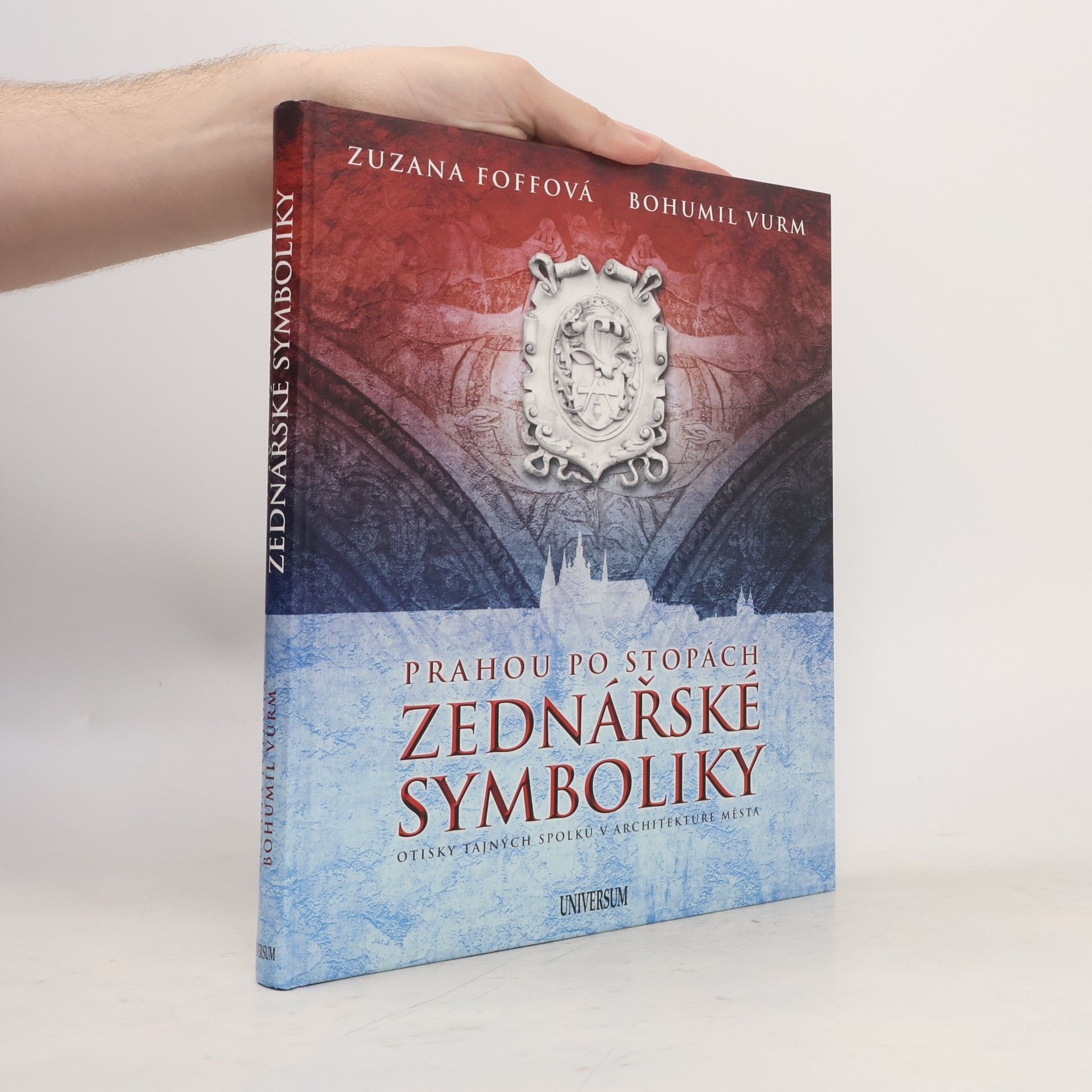 Zuzana Foffová Prahou po stopách zednářské symboliky