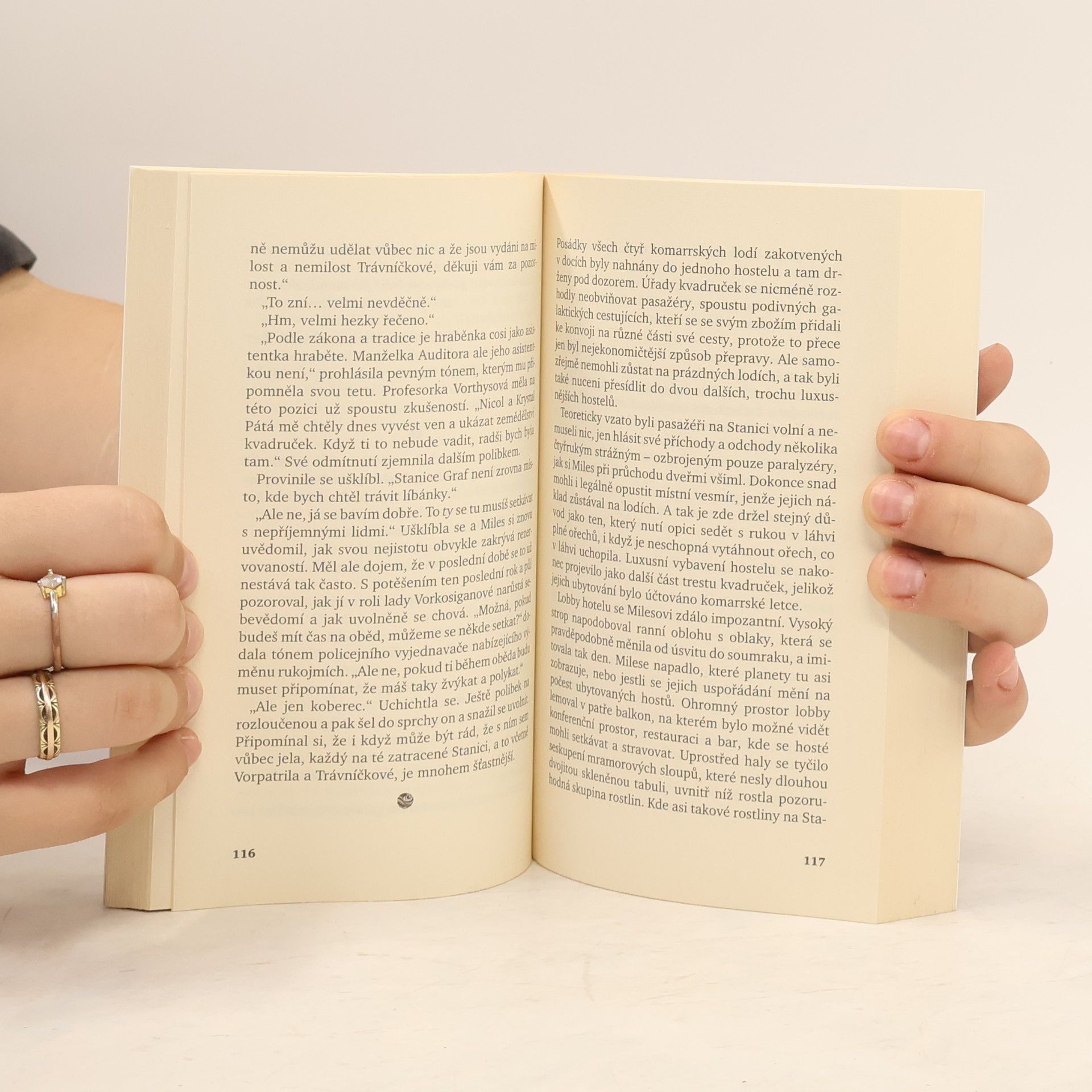 Lois McMaster Bujold Diplomatická imunita