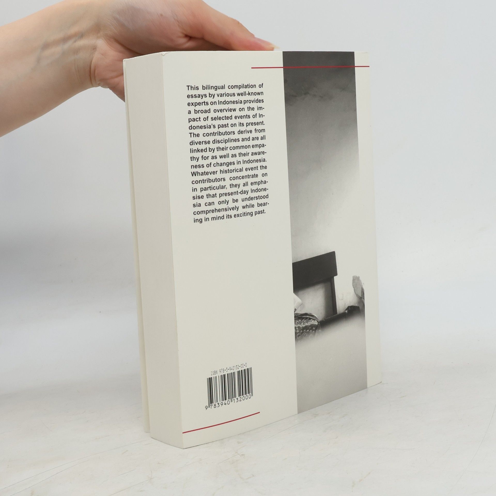 Eva Streifeneder Indonesia - The Presence of the Past