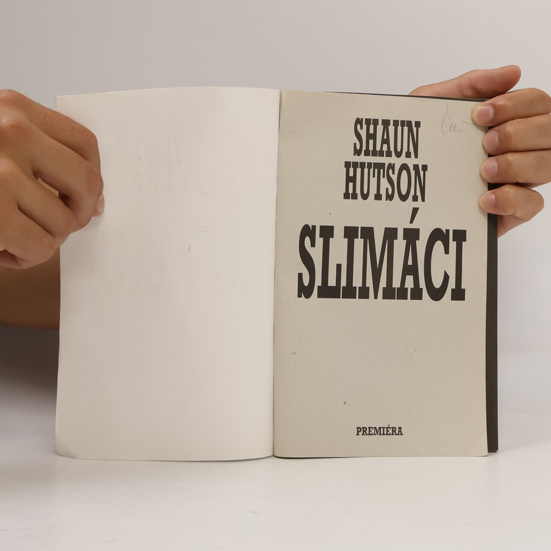 Shaun Hutson Slimáci