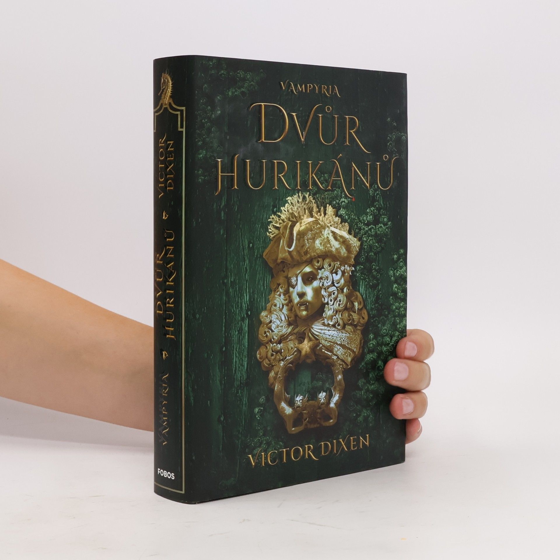 Alice Kottová Vampyria. Dvůr hurikánů
