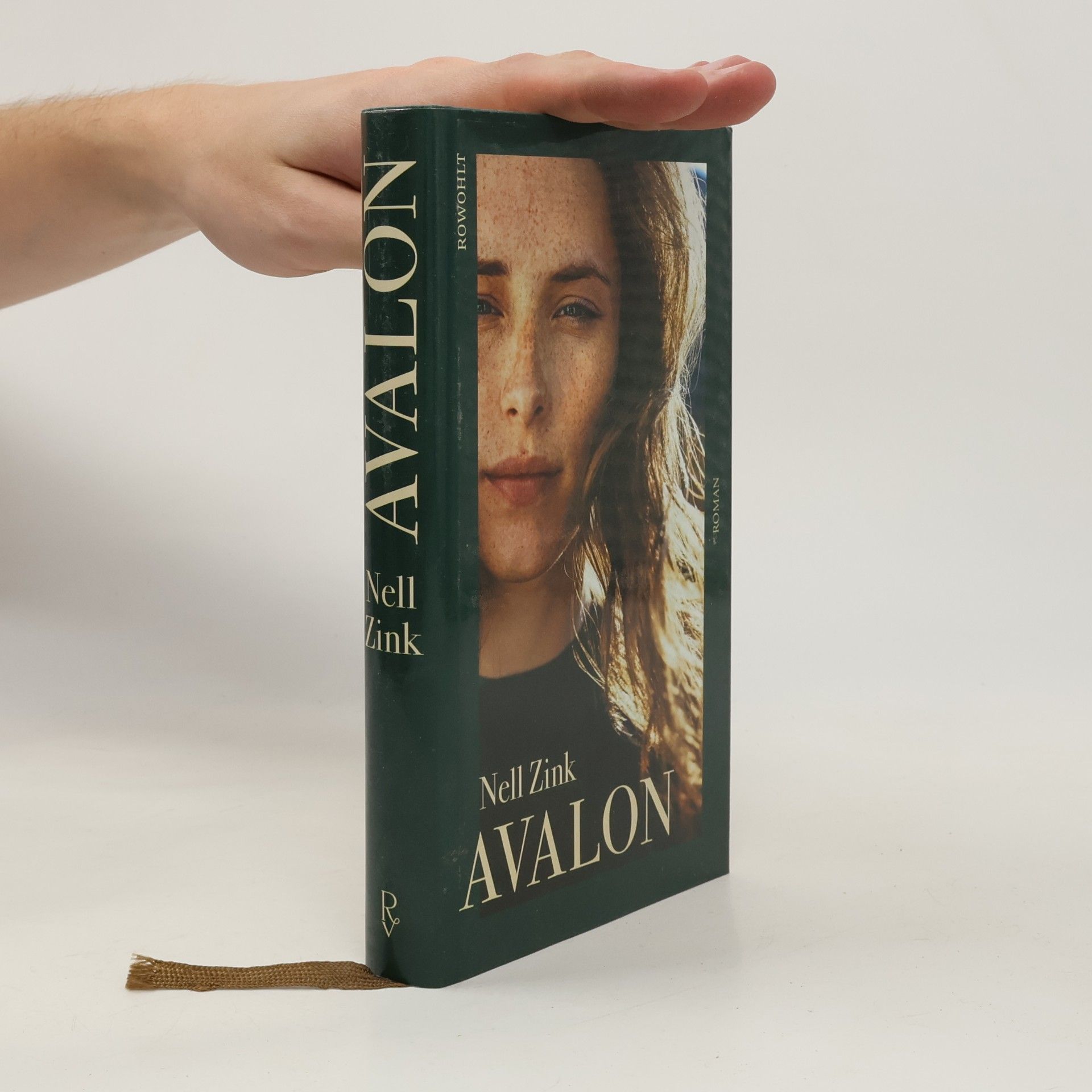 Nell Zink Avalon