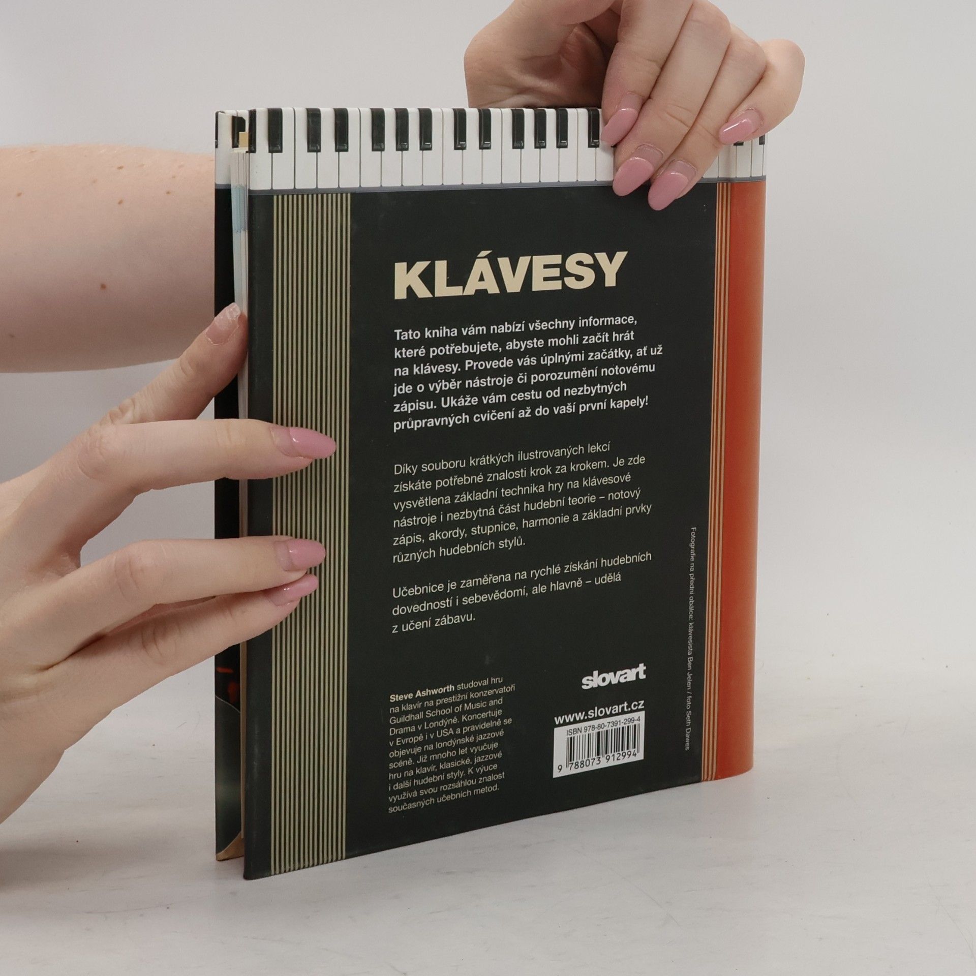 Steve Ashworth Klávesy: Průvodce hrou na klavír a všechny elektronické klávesové nástroje