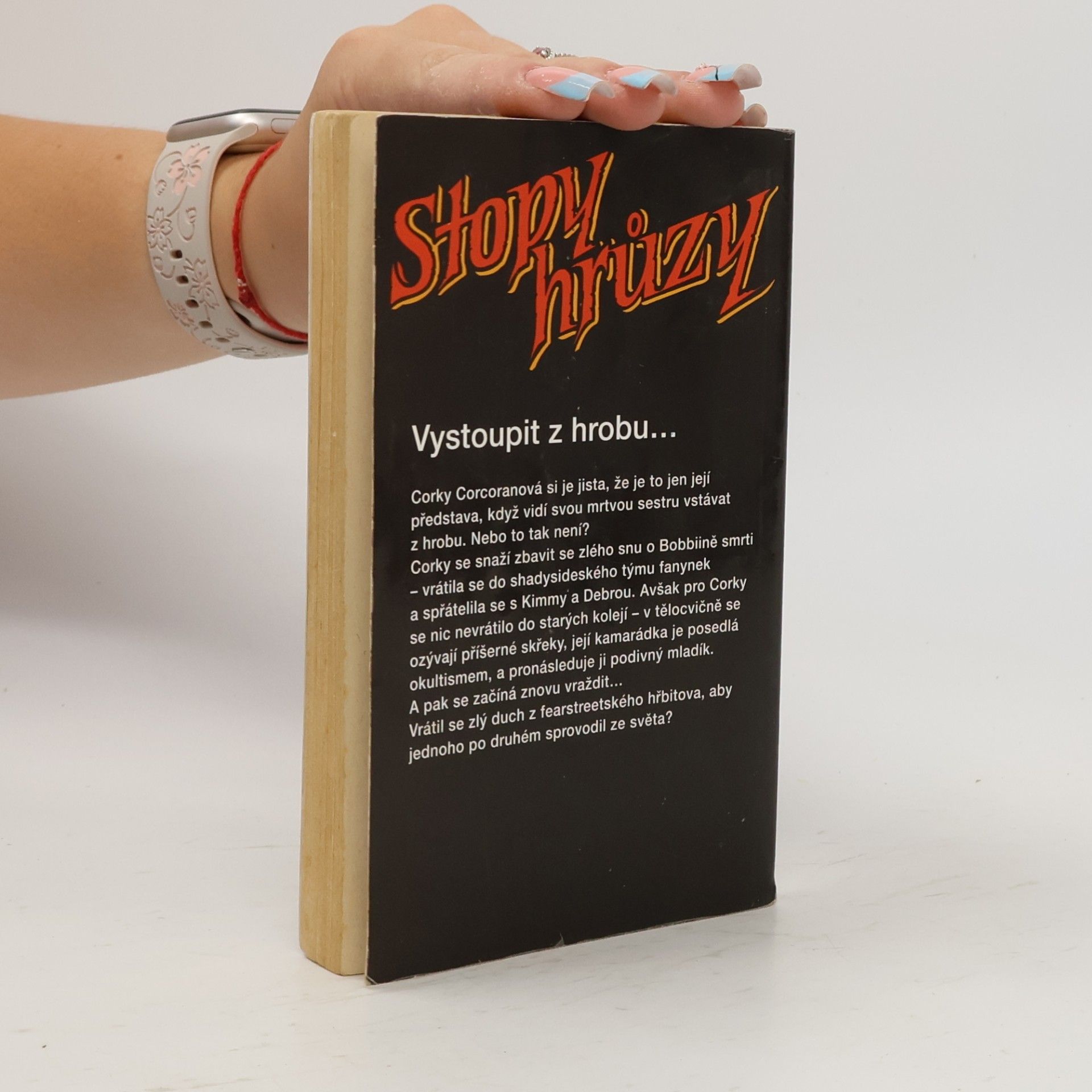 R. L. Stine Smrt ze záhrobí. Stopy hrůzy 39