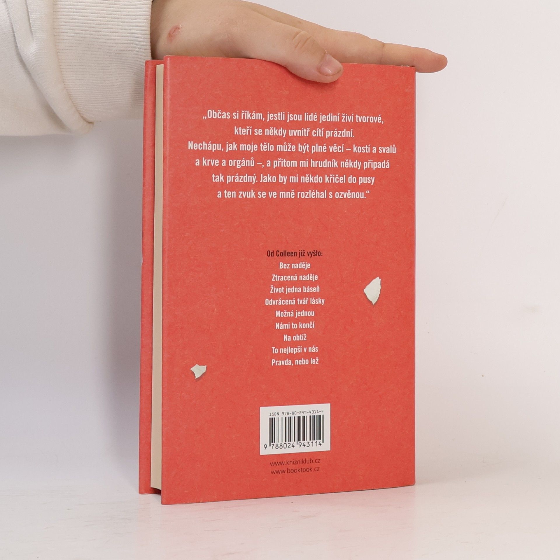 Colleen Hoover Nelituju ničeho