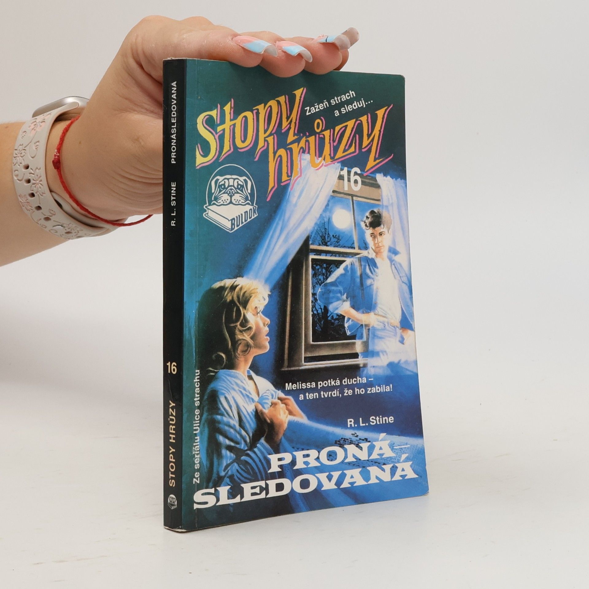 R. L. Stine Pronásledovaná. Stopy hrůzy 16