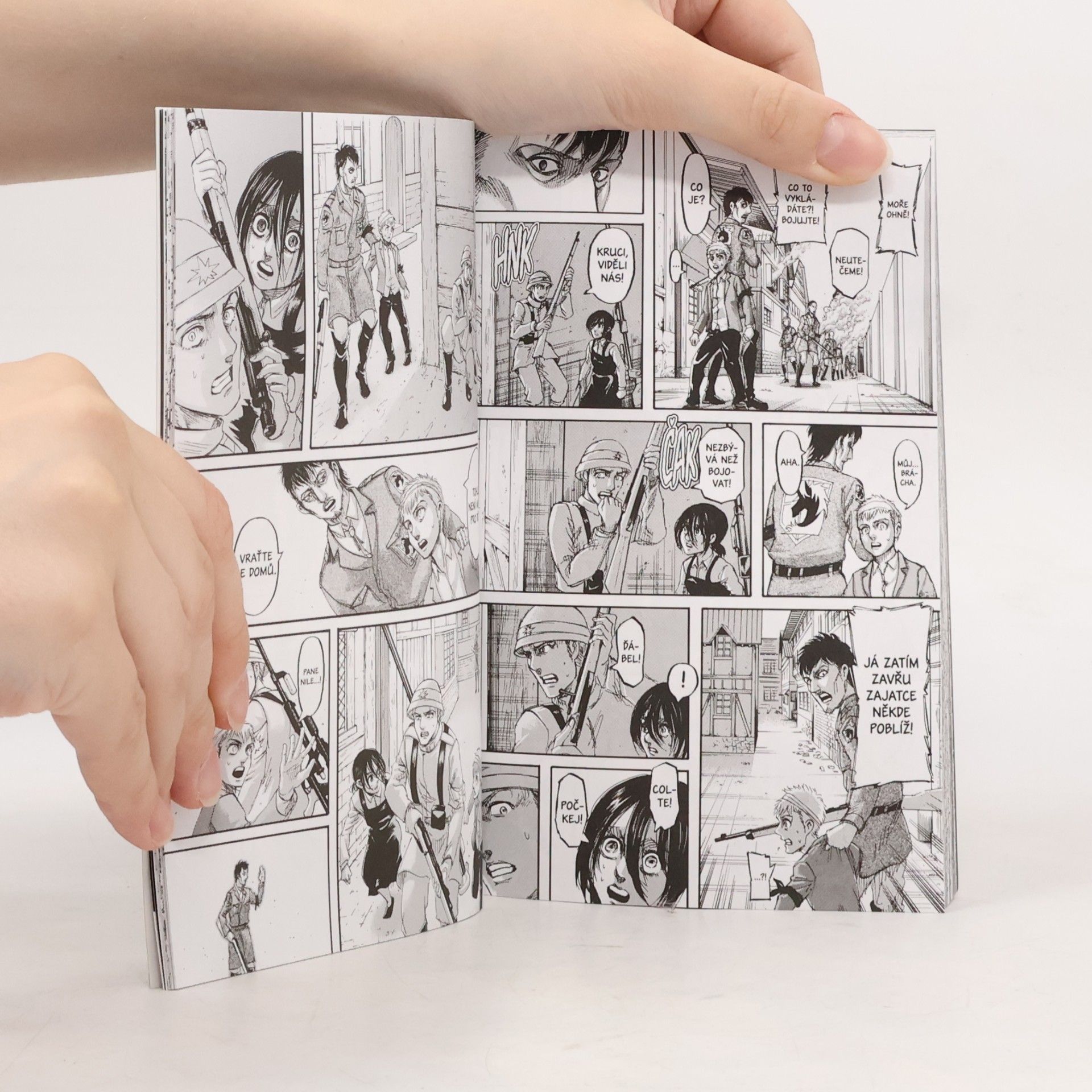 Hajime Isayama Útok titánů. 29