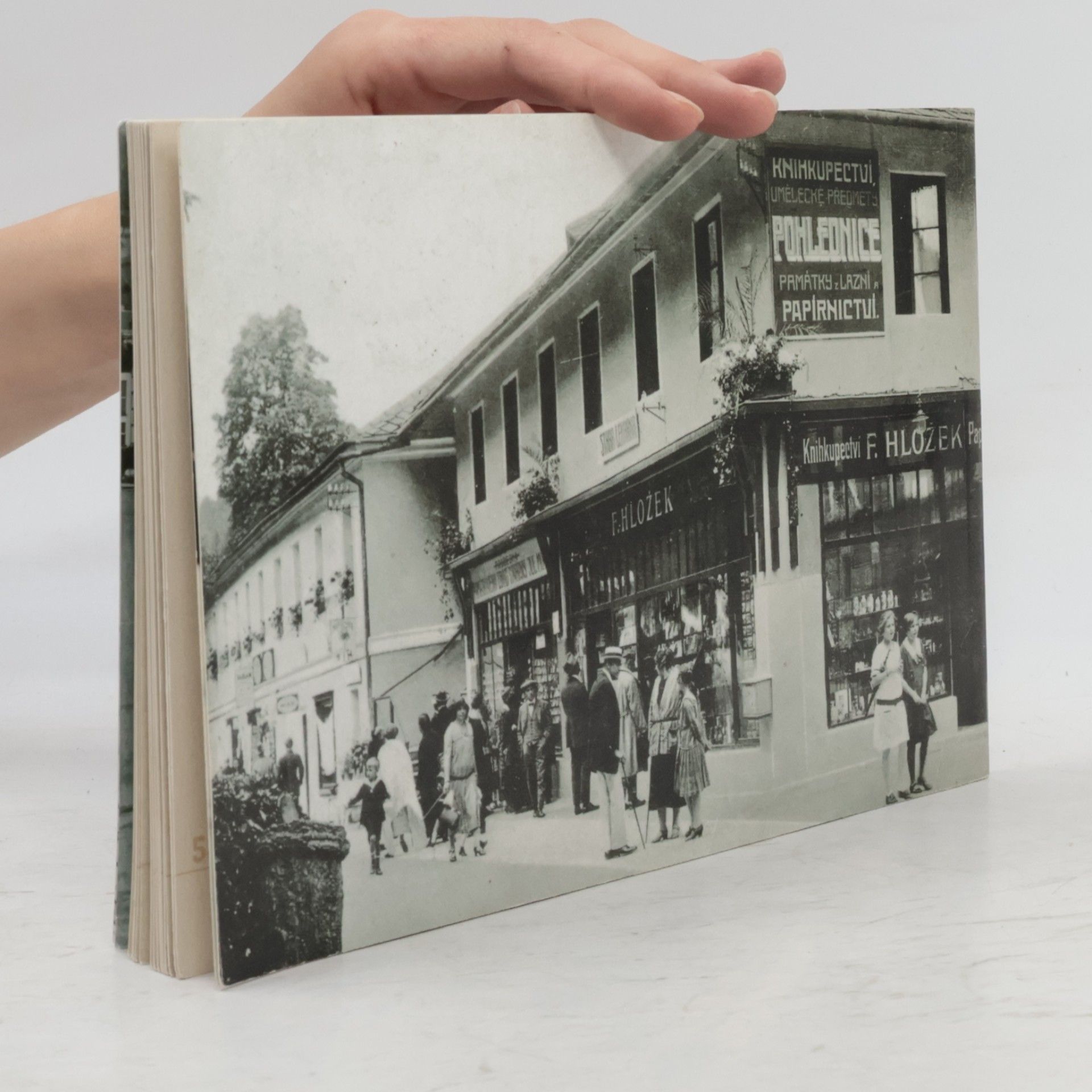 Blanka Petráková Luhačovice dříve a dnes - album dvojic historických a soudobých fotografií
