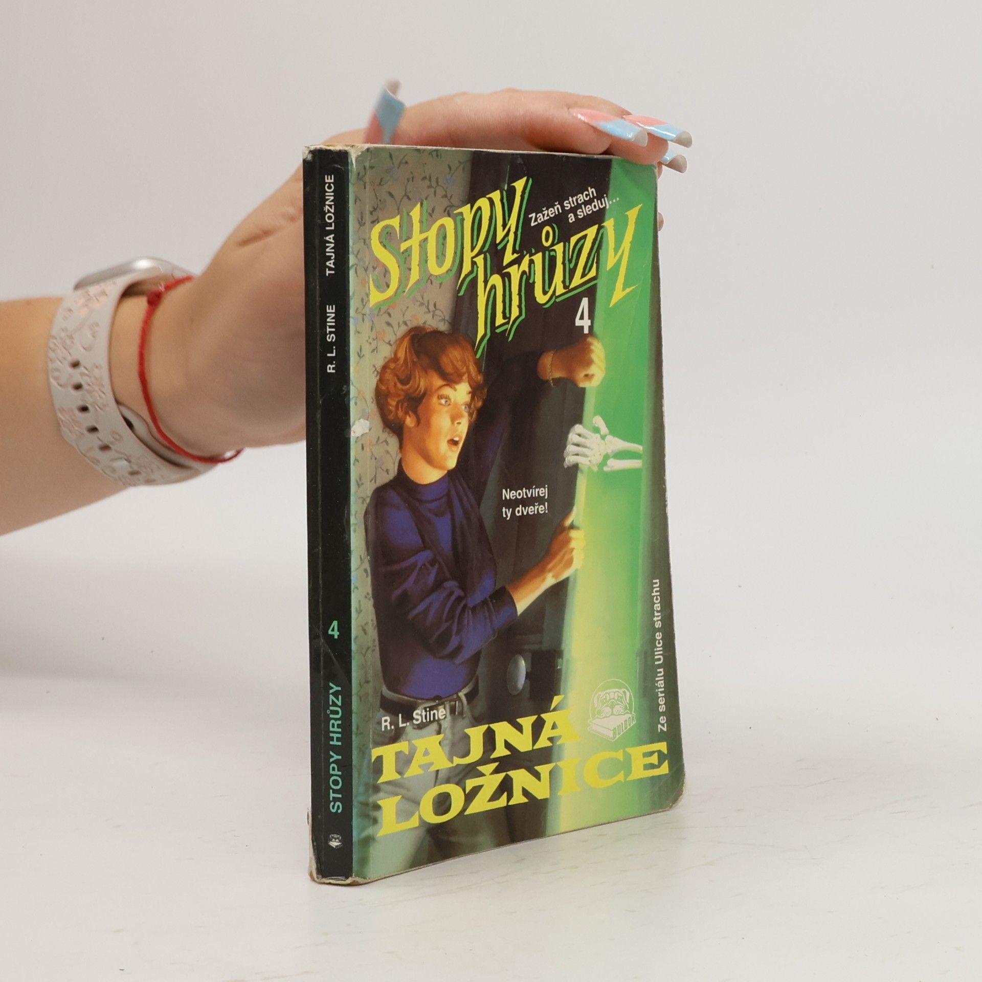 R. L. Stine Tajná ložnice. Stopy hrůzy 4.
