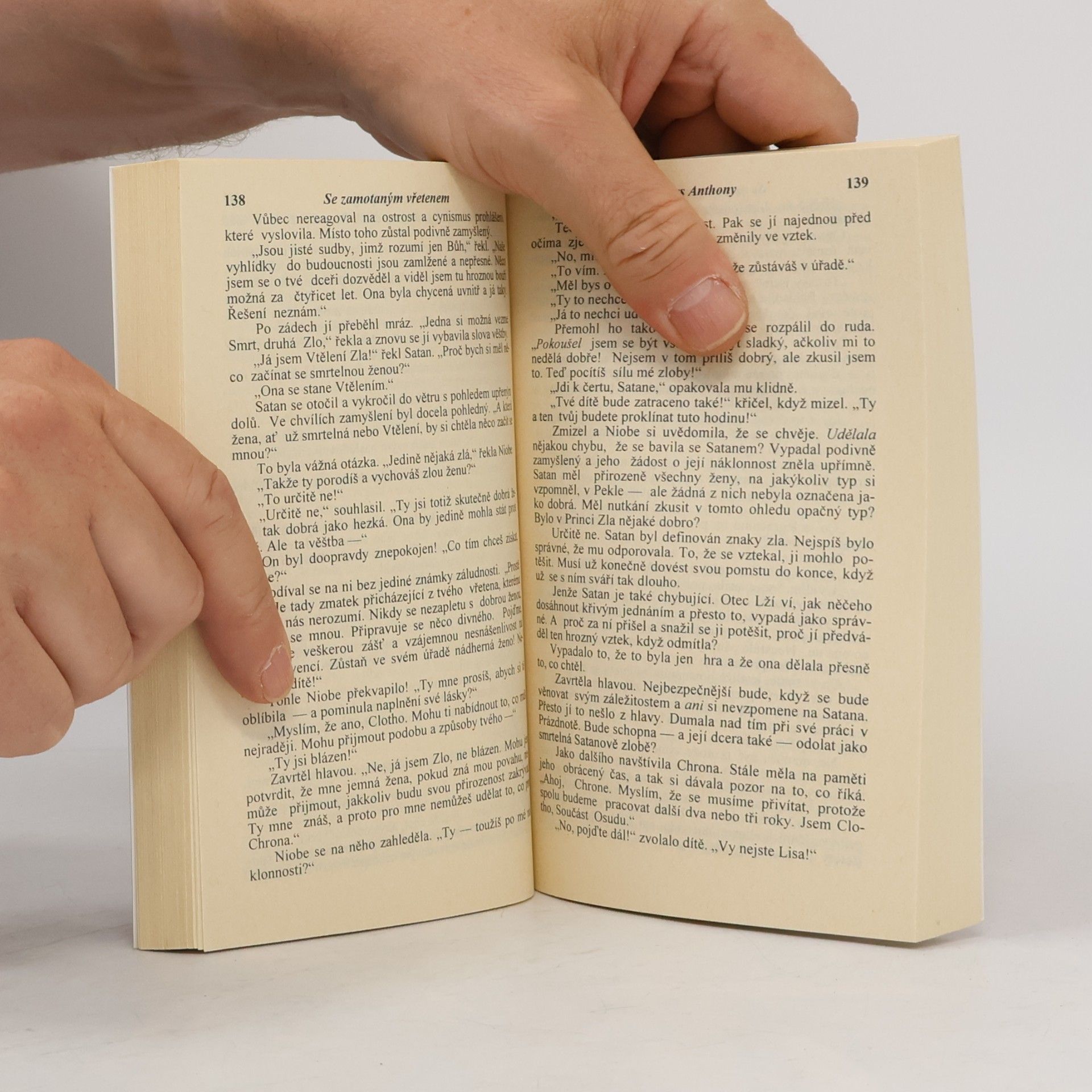 Piers Anthony Se zamotaným vřetenem