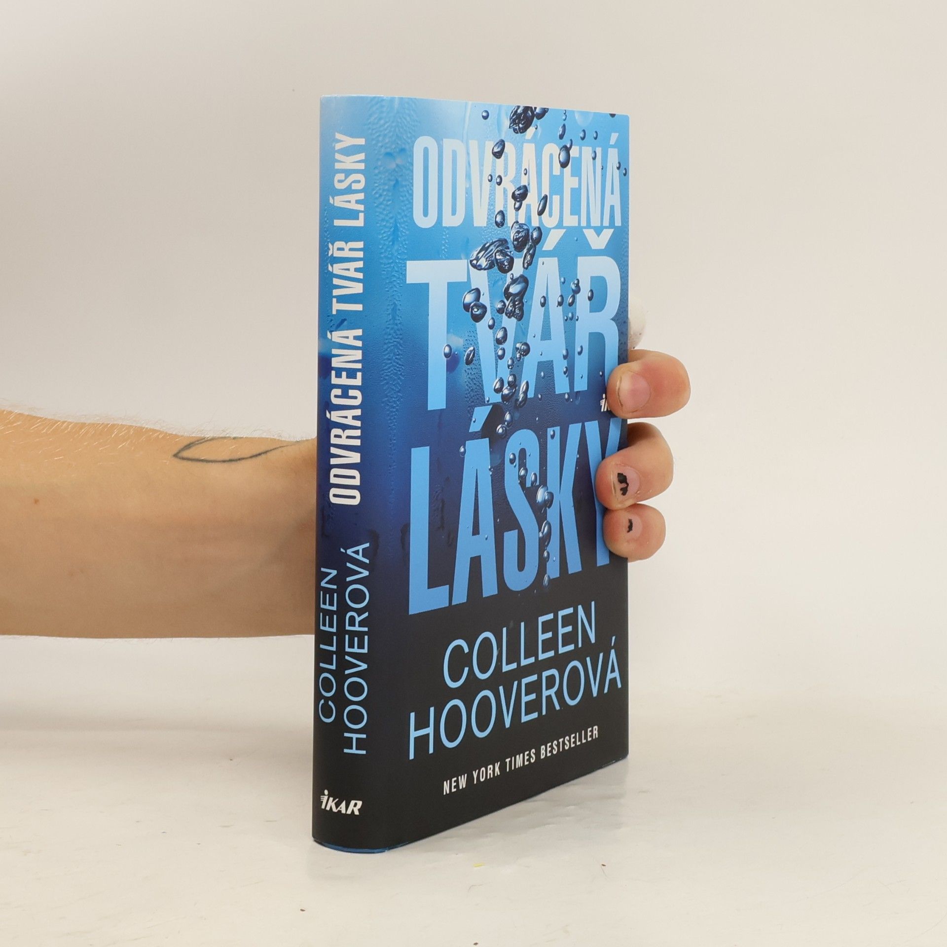 Colleen Hoover Odvrácená tvář lásky