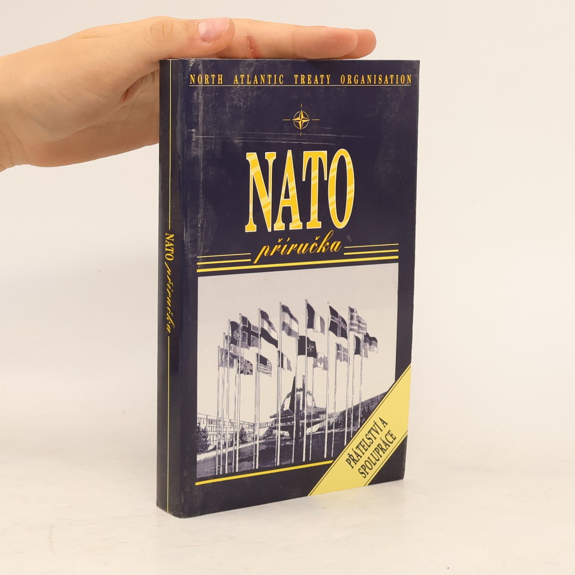 Auteurscollectief NATO : příručka