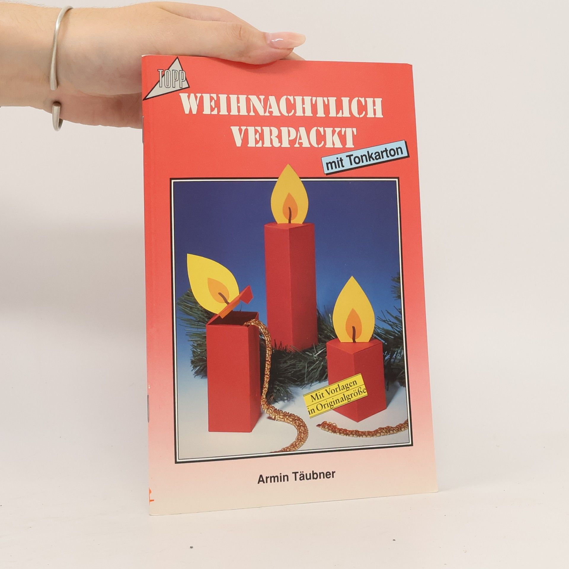 Daniel Täubner Weihnachtlich verpackt mit Tonkarton
