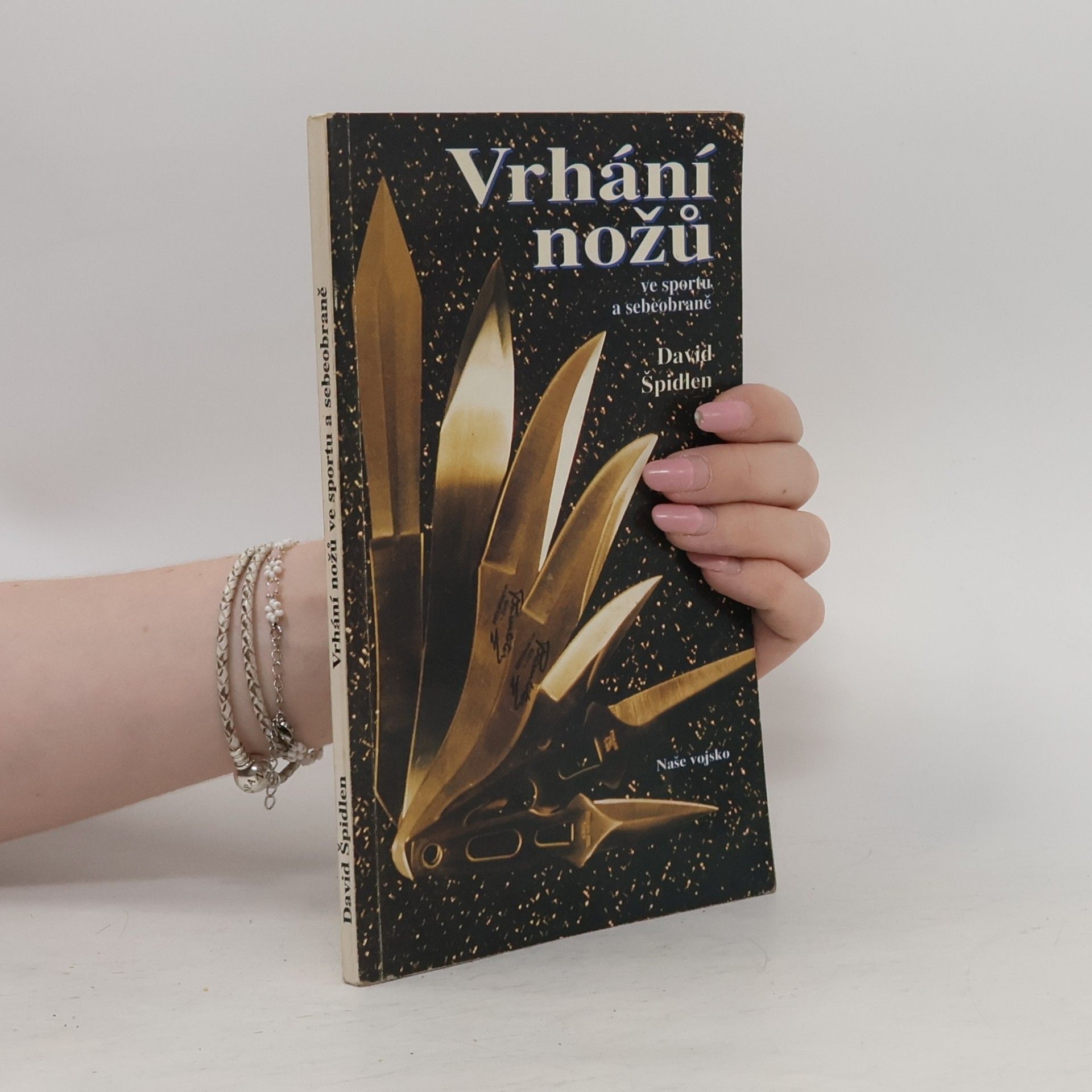 David Špidlen Vrhání nožů ve sportu a sebeobraně