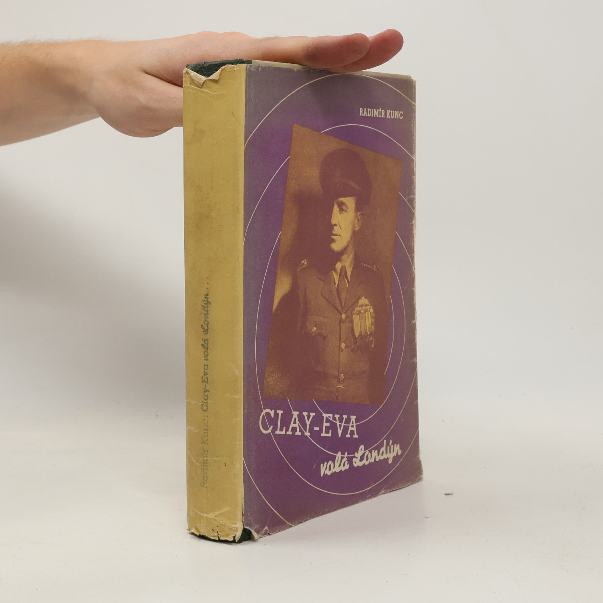 Clay - Eva volá Londýn
