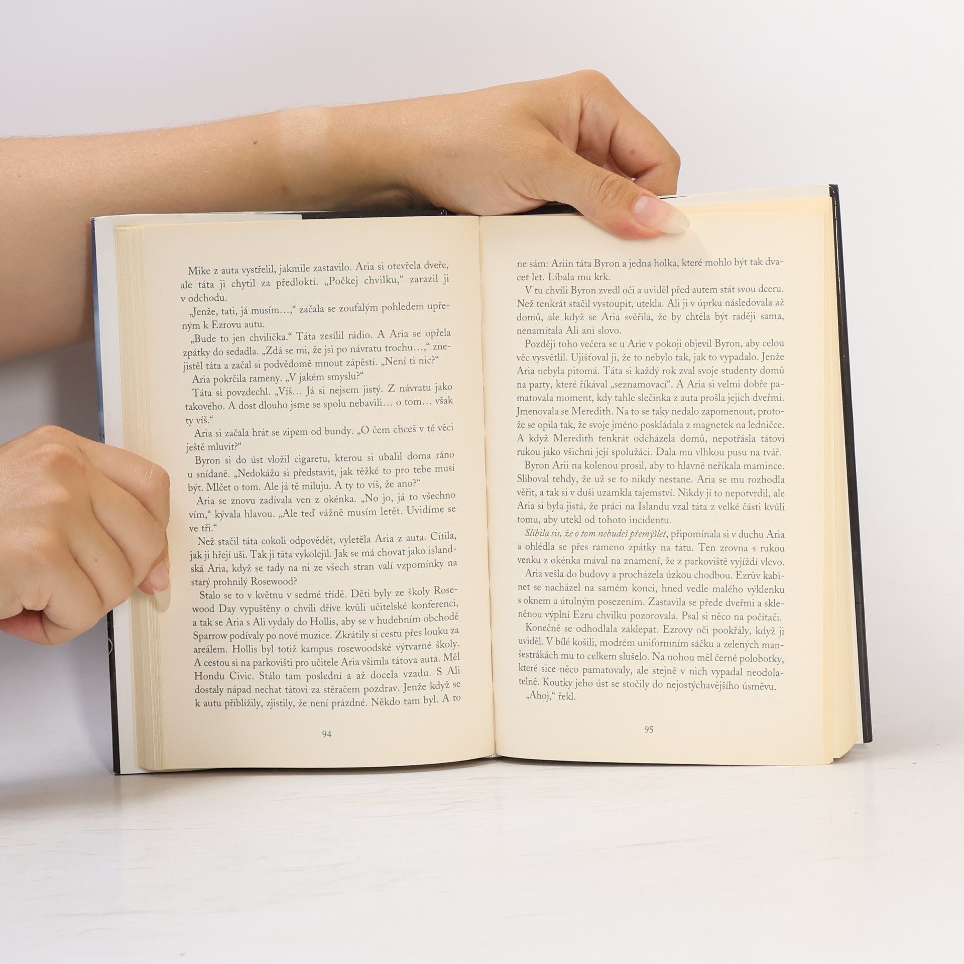 Sara Shepard Roztomilé malé lhářky