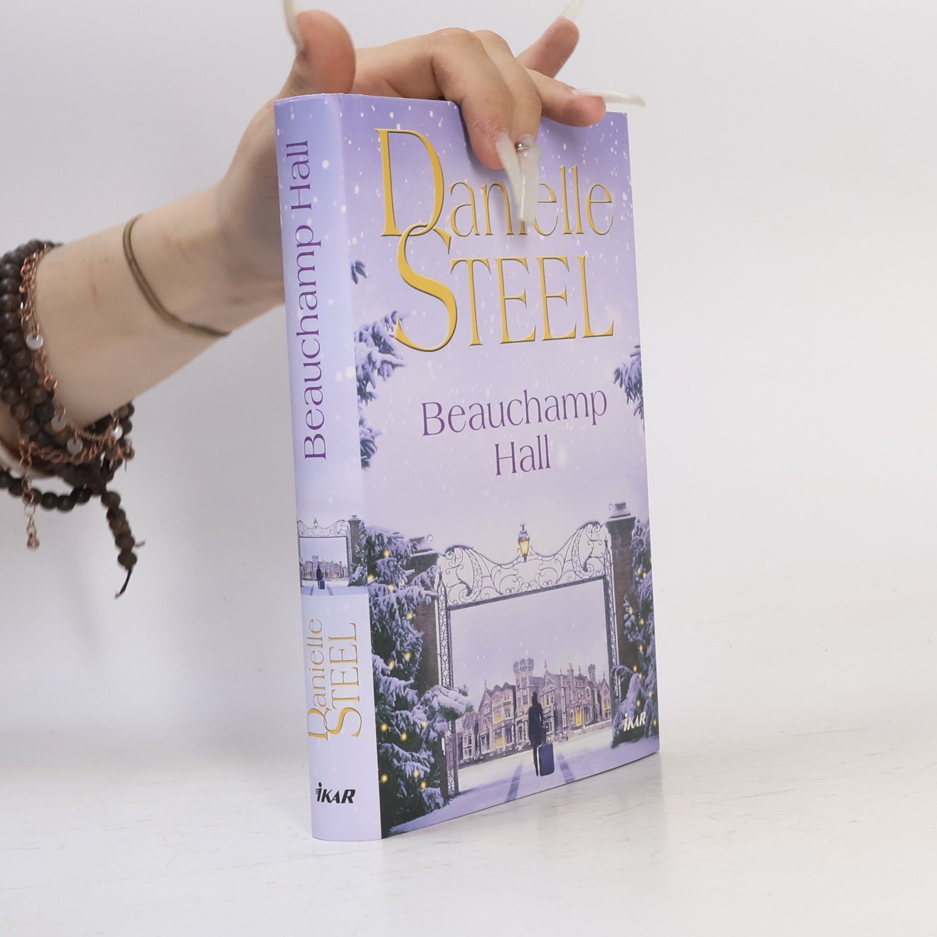 Danielle Steel Beauchamp Hall