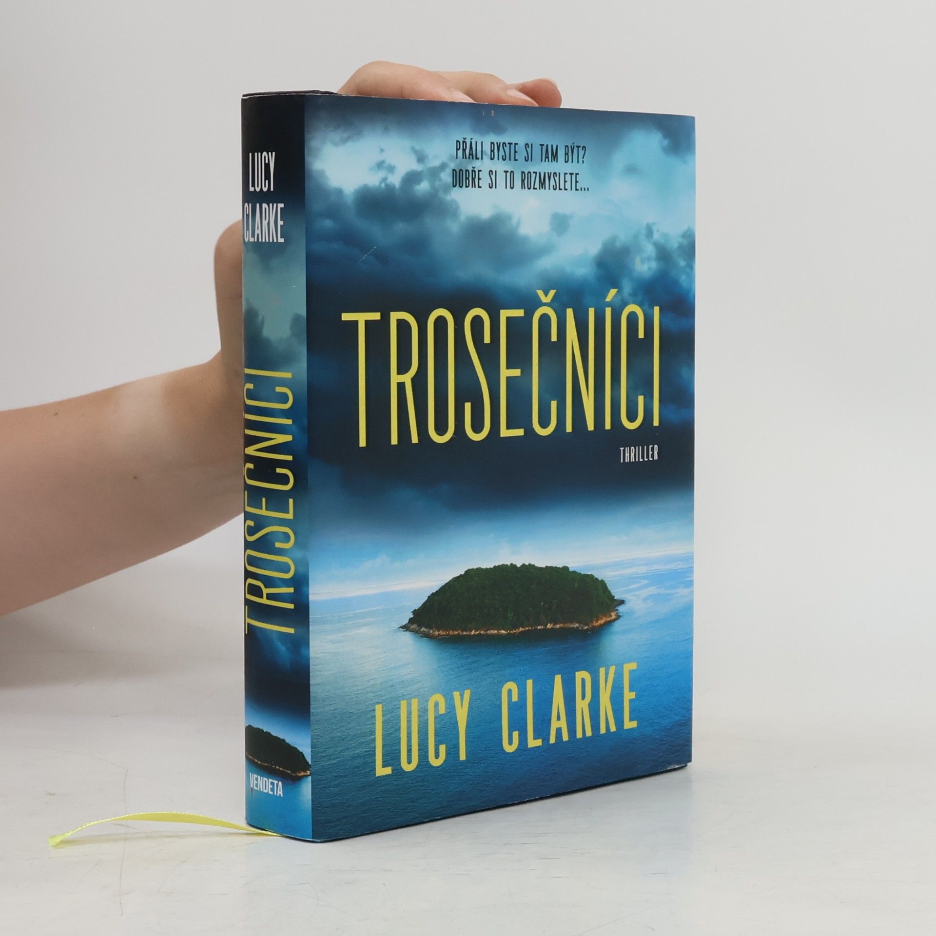 Lucy Clarke Trosečníci