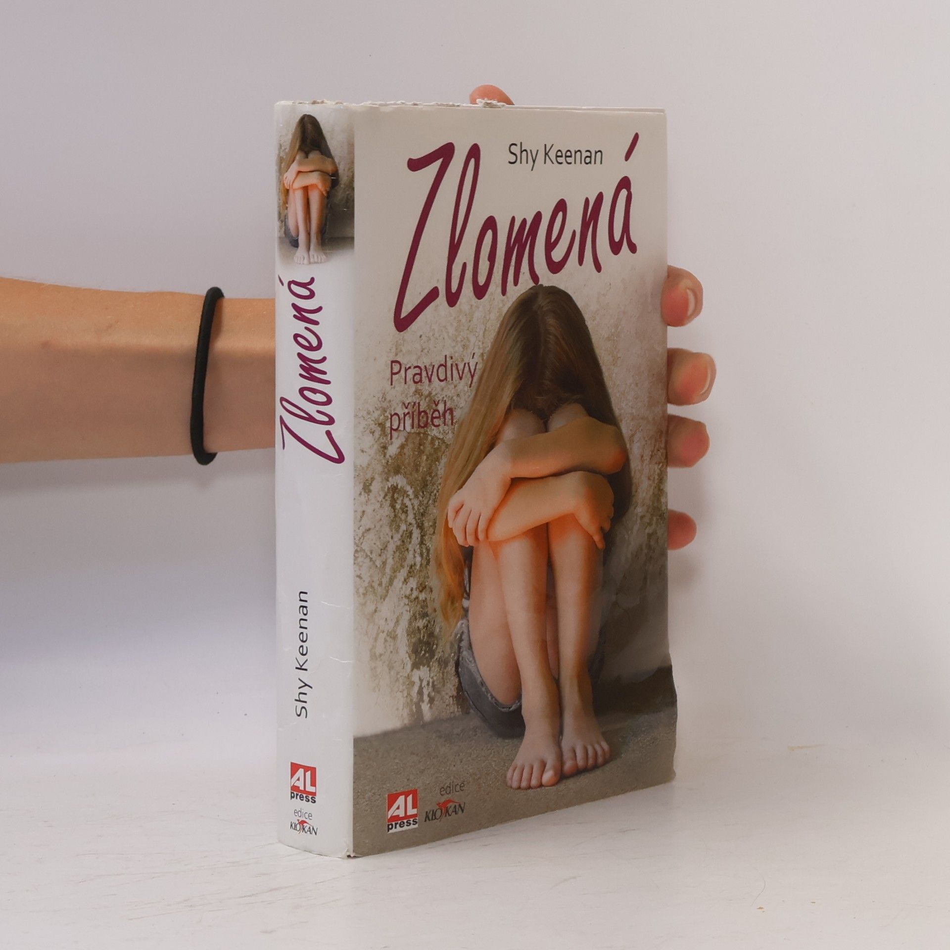 Shy Keenan Zlomená