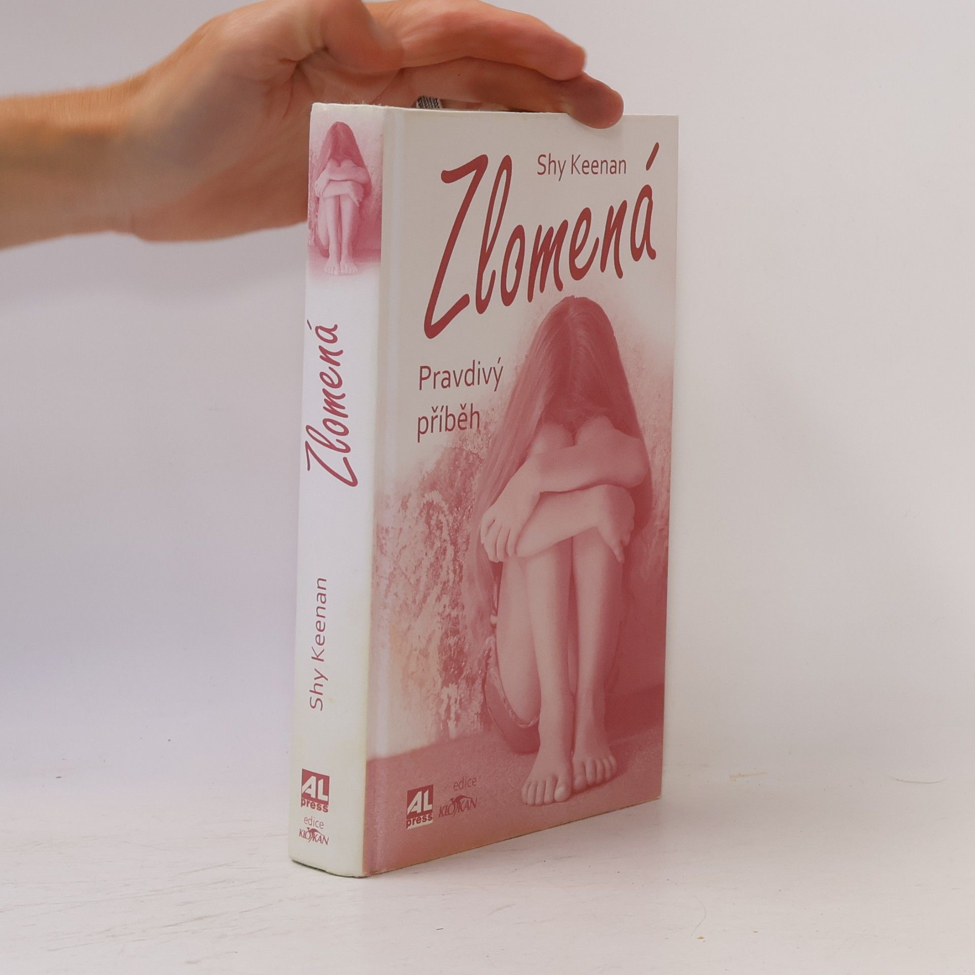 Shy Keenan Zlomená