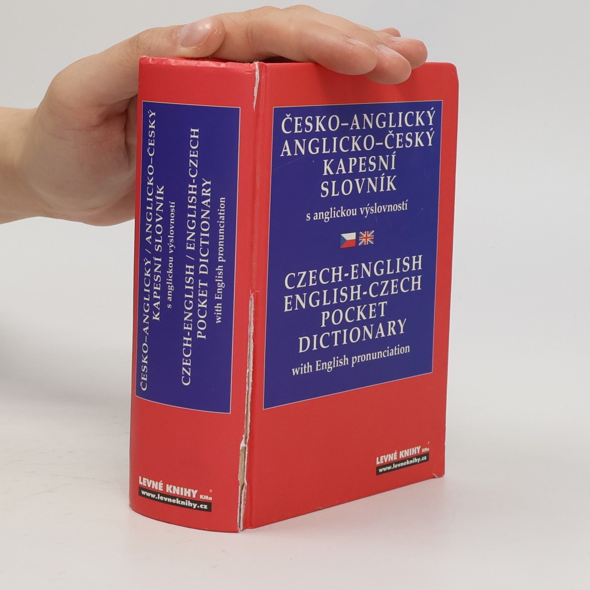 Věra Hegerová Česko-anglický, anglicko-český kapesní slovník s anglickou výslovností