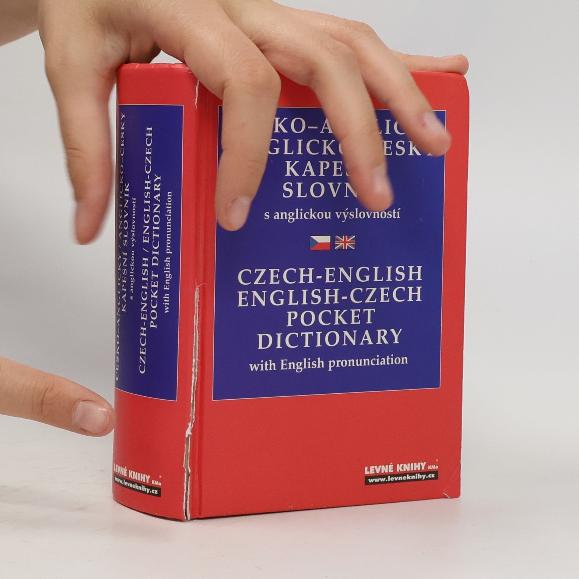 Věra Hegerová Česko-anglický, anglicko-český kapesní slovník s anglickou výslovností