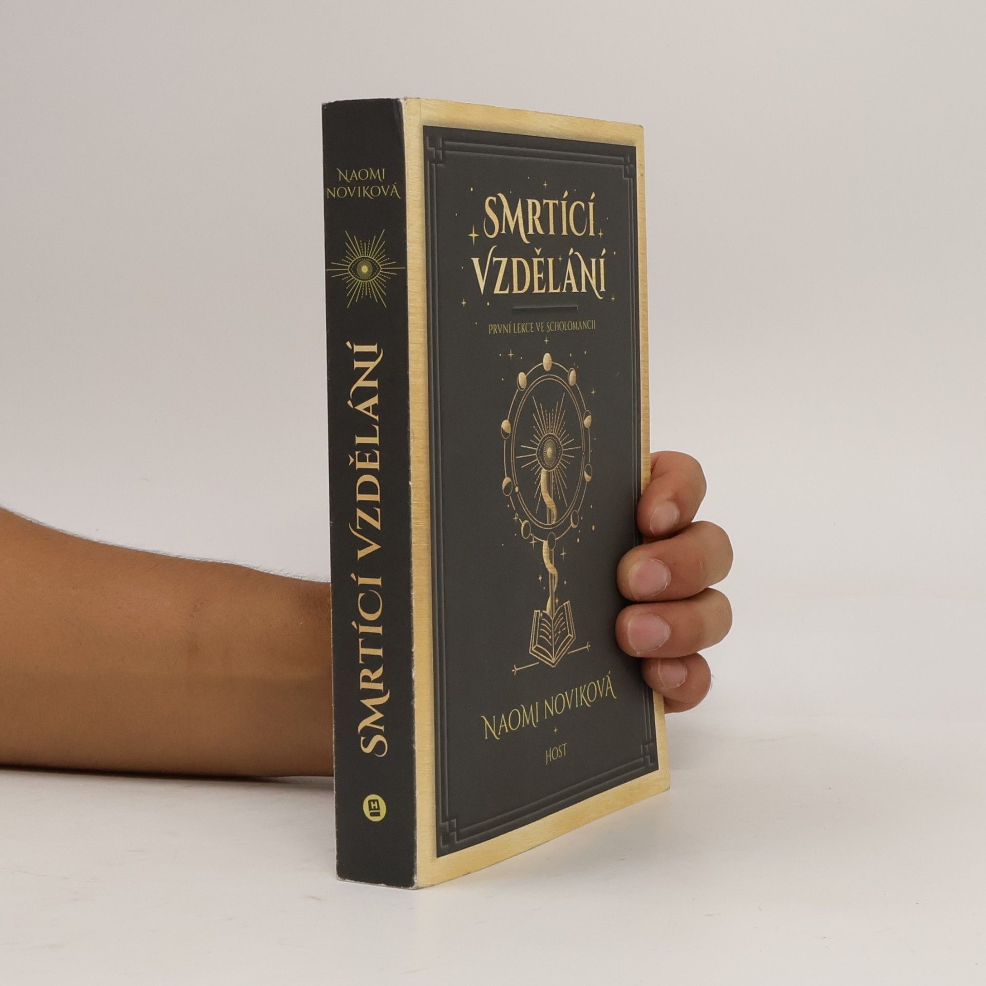Naomi Novik Smrtící vzdělání. První lekce ve Scholomancii