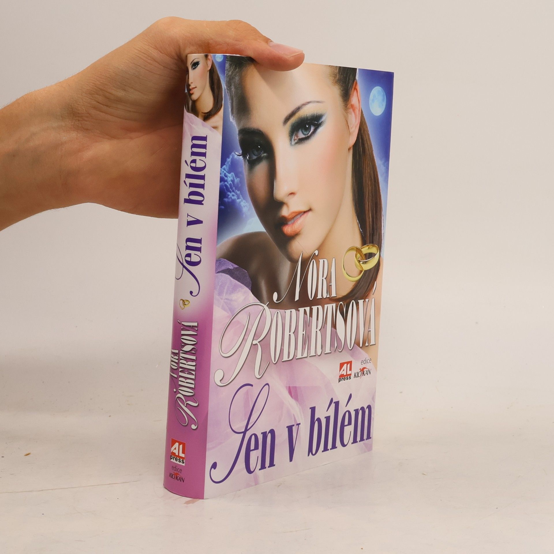 Nora Roberts Sen v bílém
