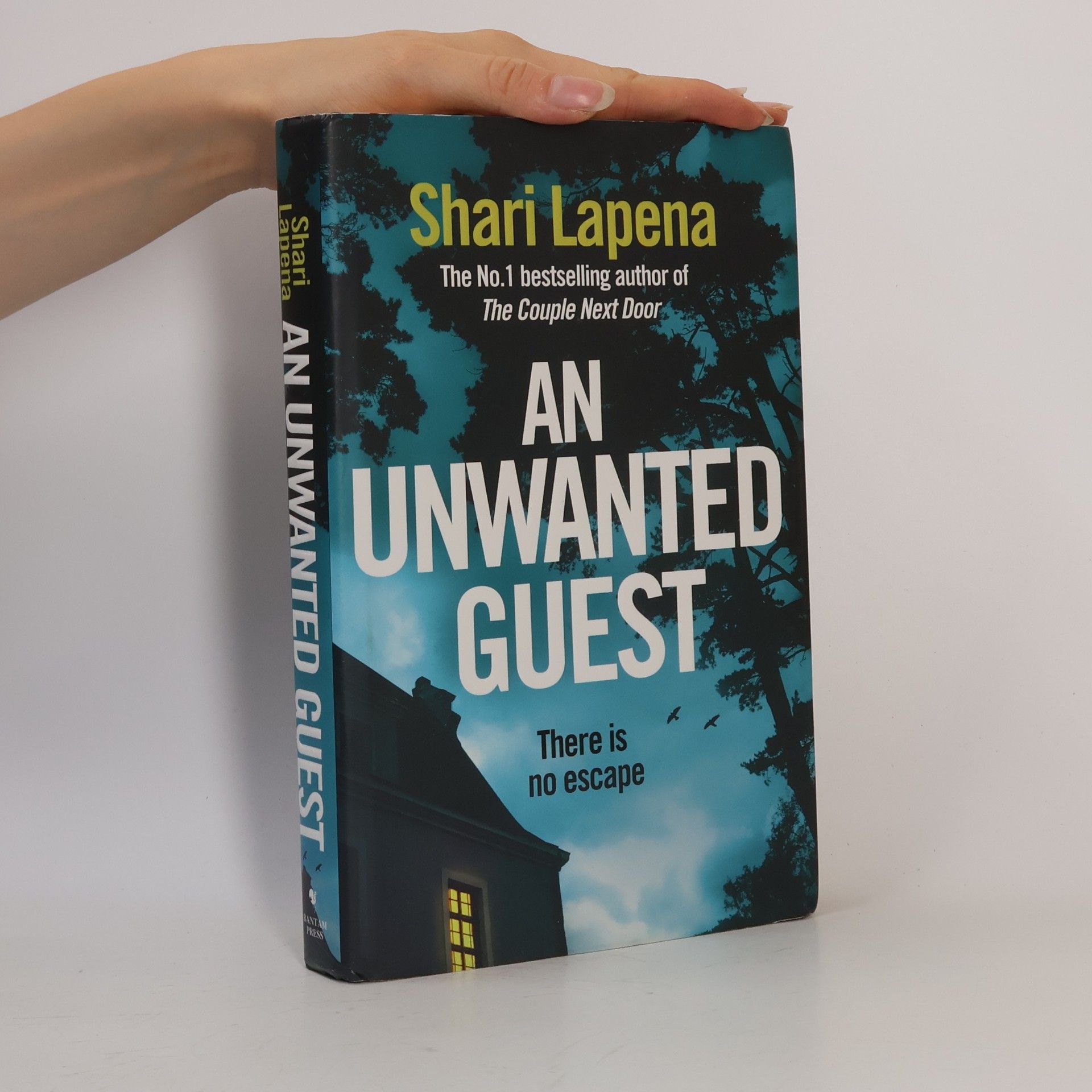 Shari Lapenová An Unwanted Guest